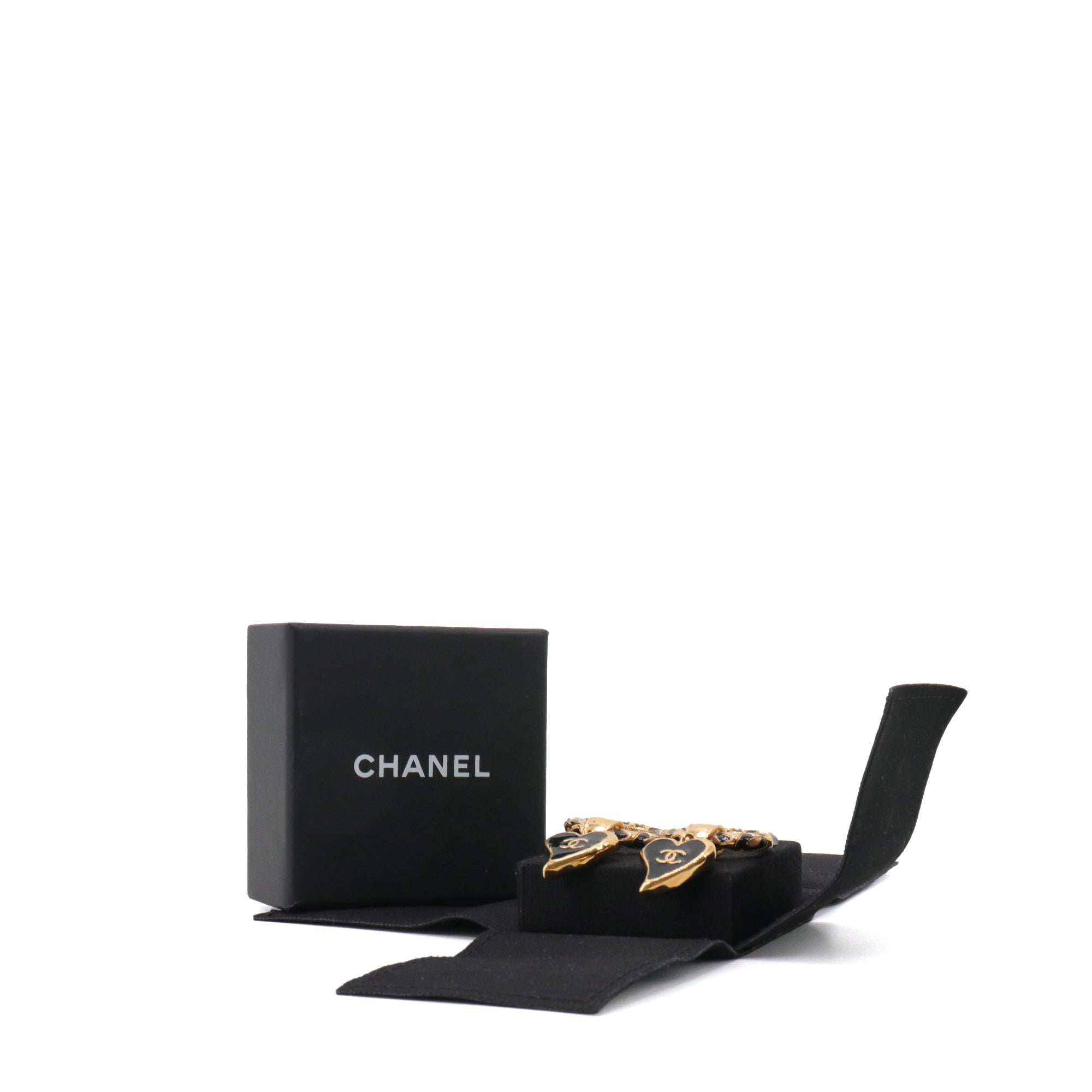 CHANEL - Chanel Heart Earrings in Gold Metal
