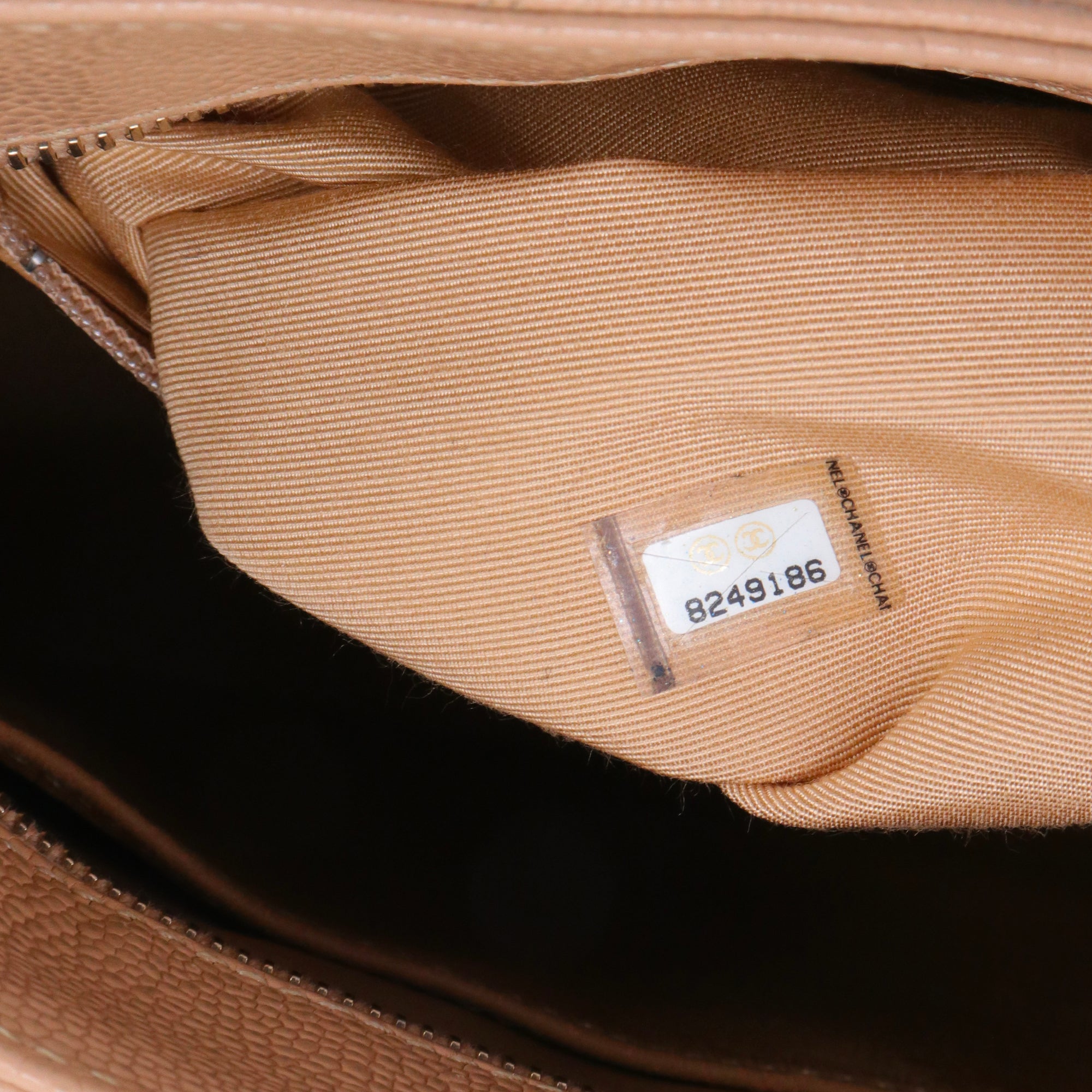 CHANEL - Sac à main Medaillon Chanel cuir caviar beige vintage