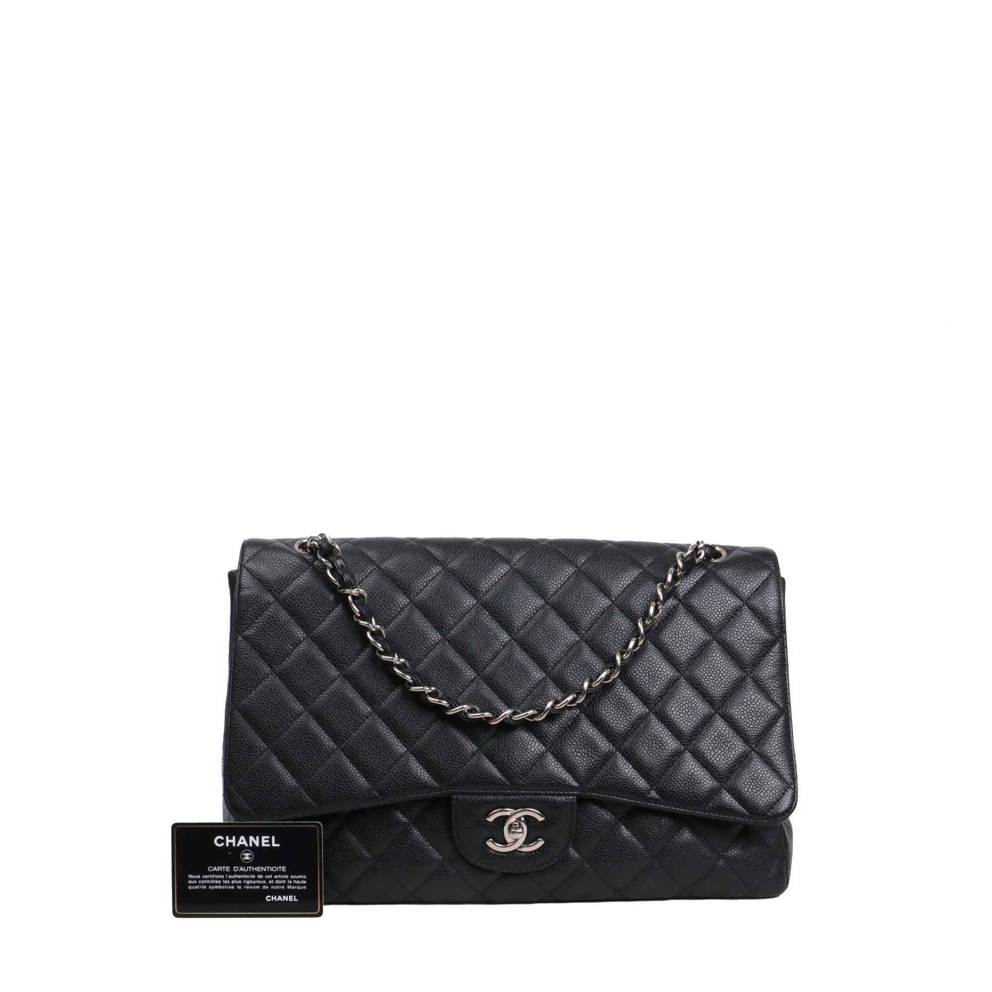 CHANEL - Sac à bandoulière Classique/Timeless Maxi Jumbo simple flap en cuir caviar noir