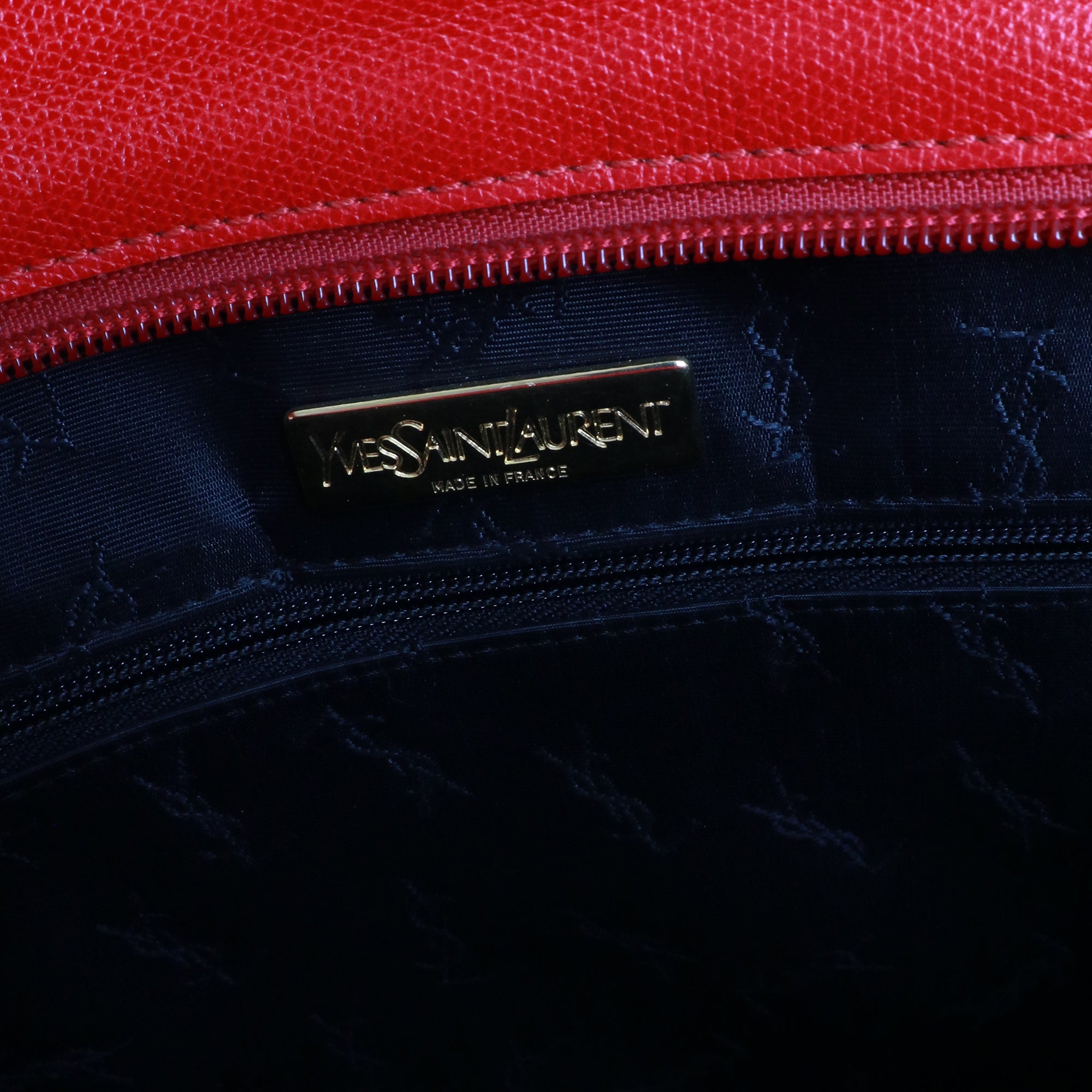 SAINT LAURENT - Sac cabas plat Yves Saint Laurent vintage en cuir grainé rouge