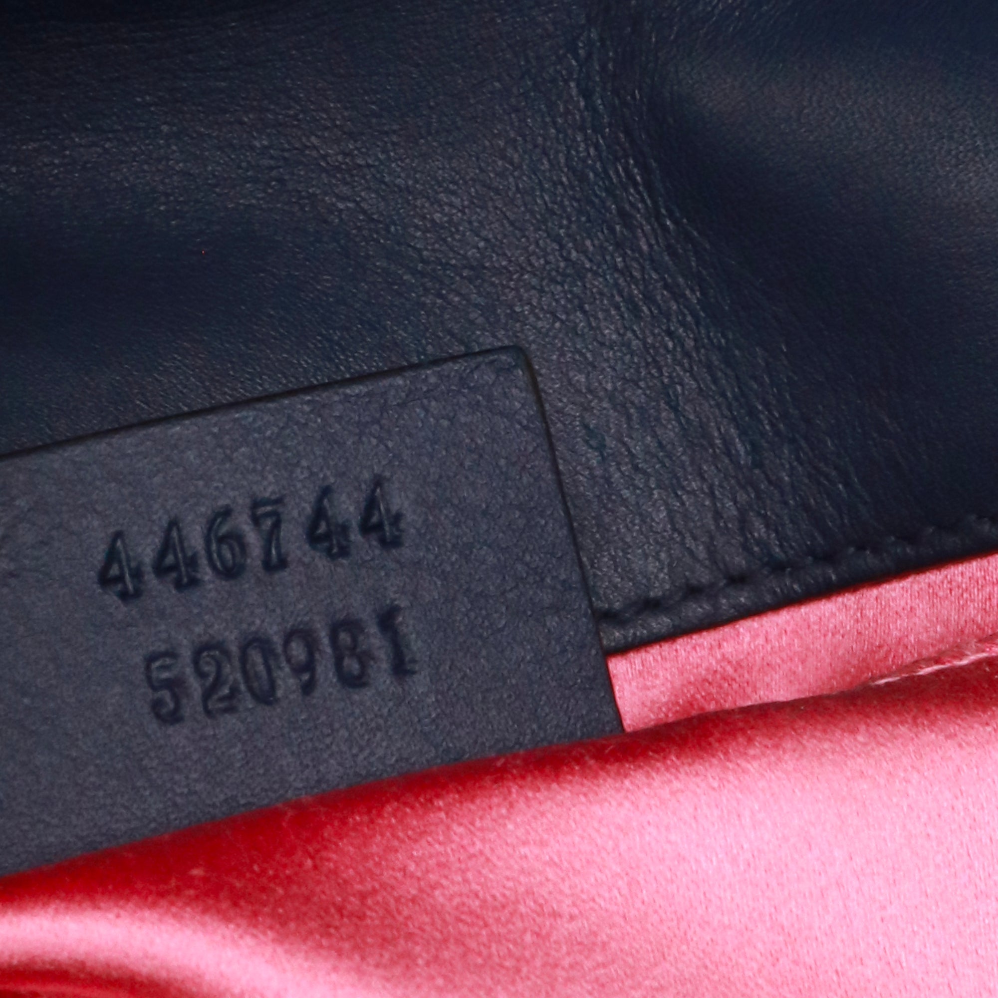 GUCCI - Marmont small size camera shoulder bag quilted in red velvet