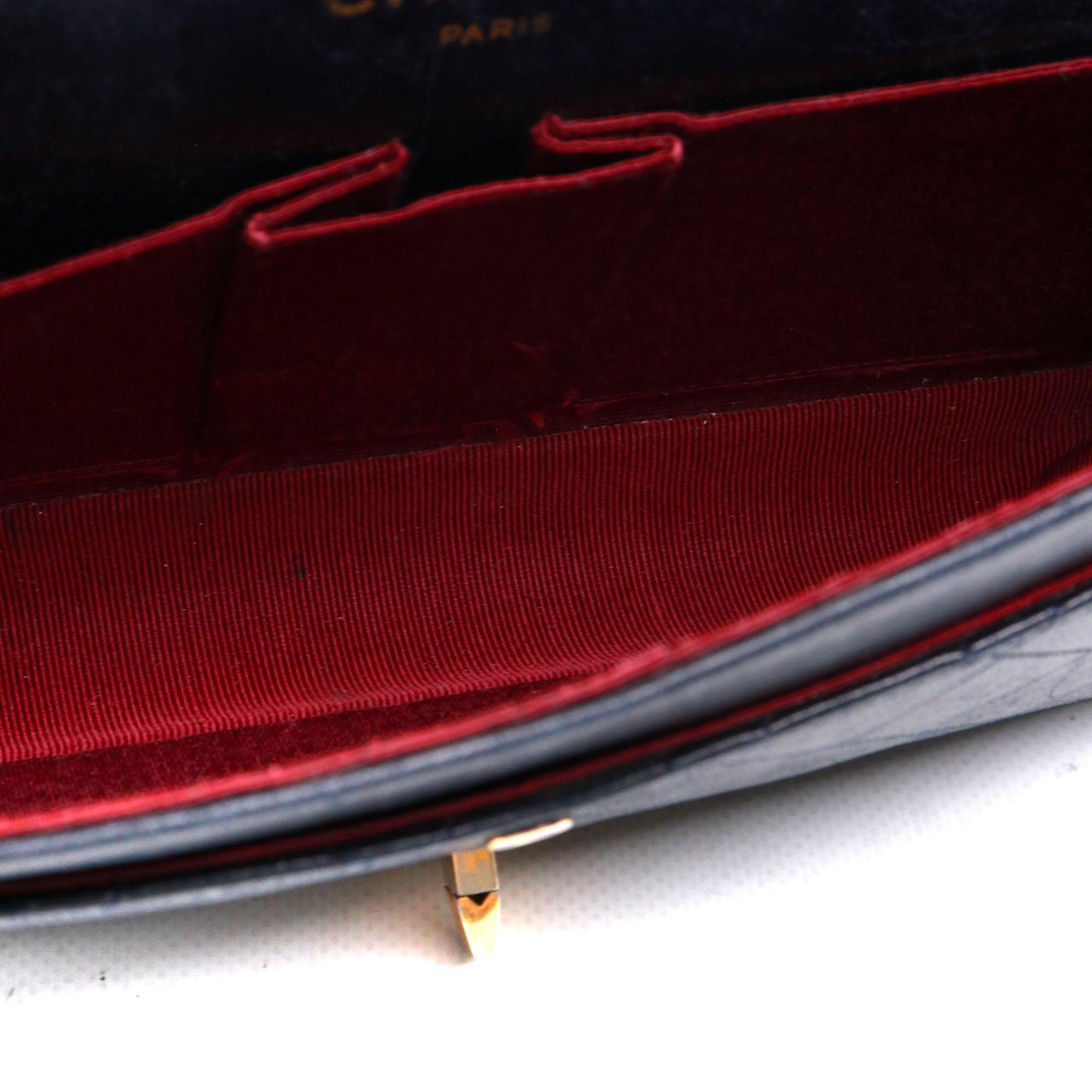 CHANEL - Sac à main Timeless 25 double flap en cuir matelassé noir vintage