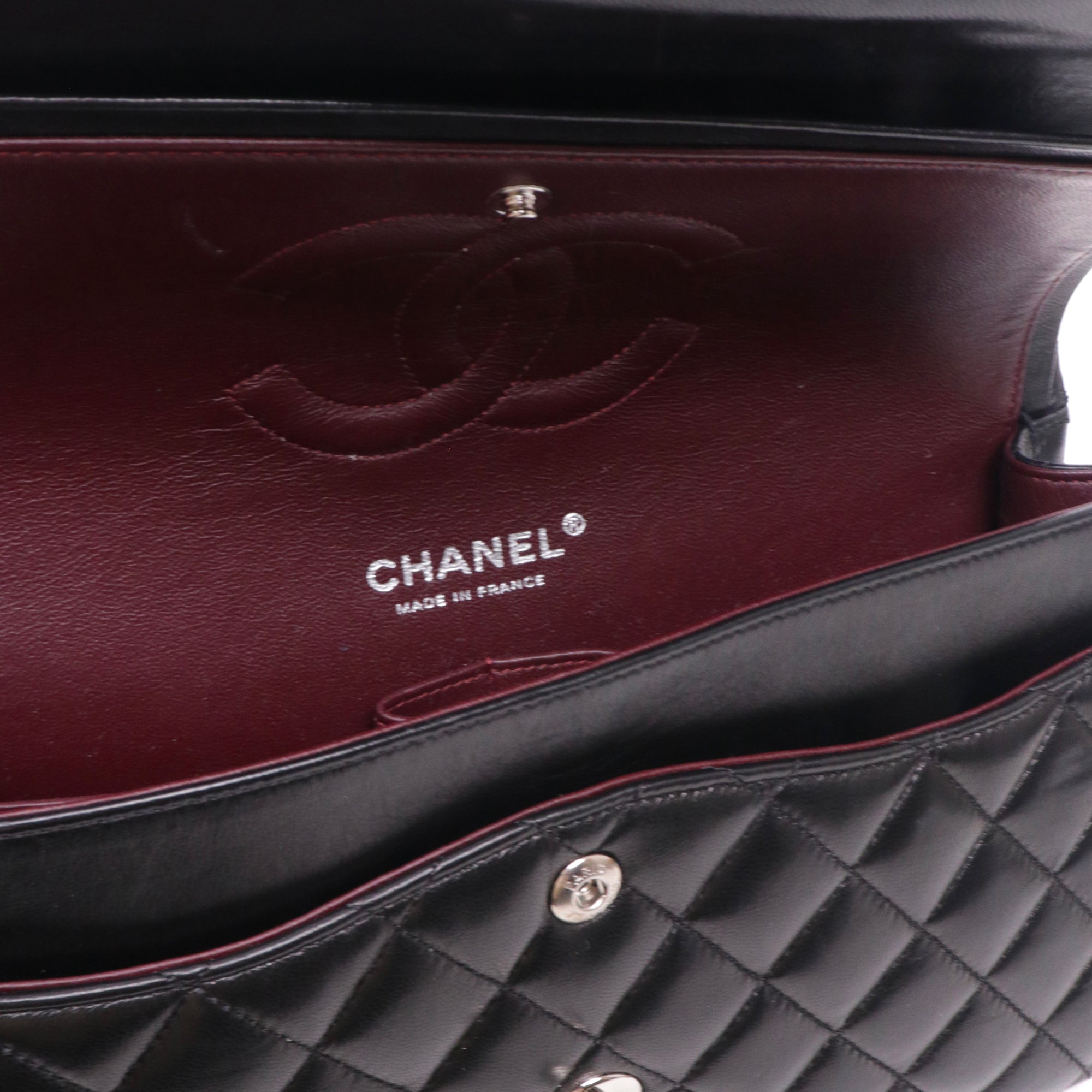 CHANEL - Sac à main Classique/Timeless Chanel 11.12 double flap Chanel en cuir lisse noir