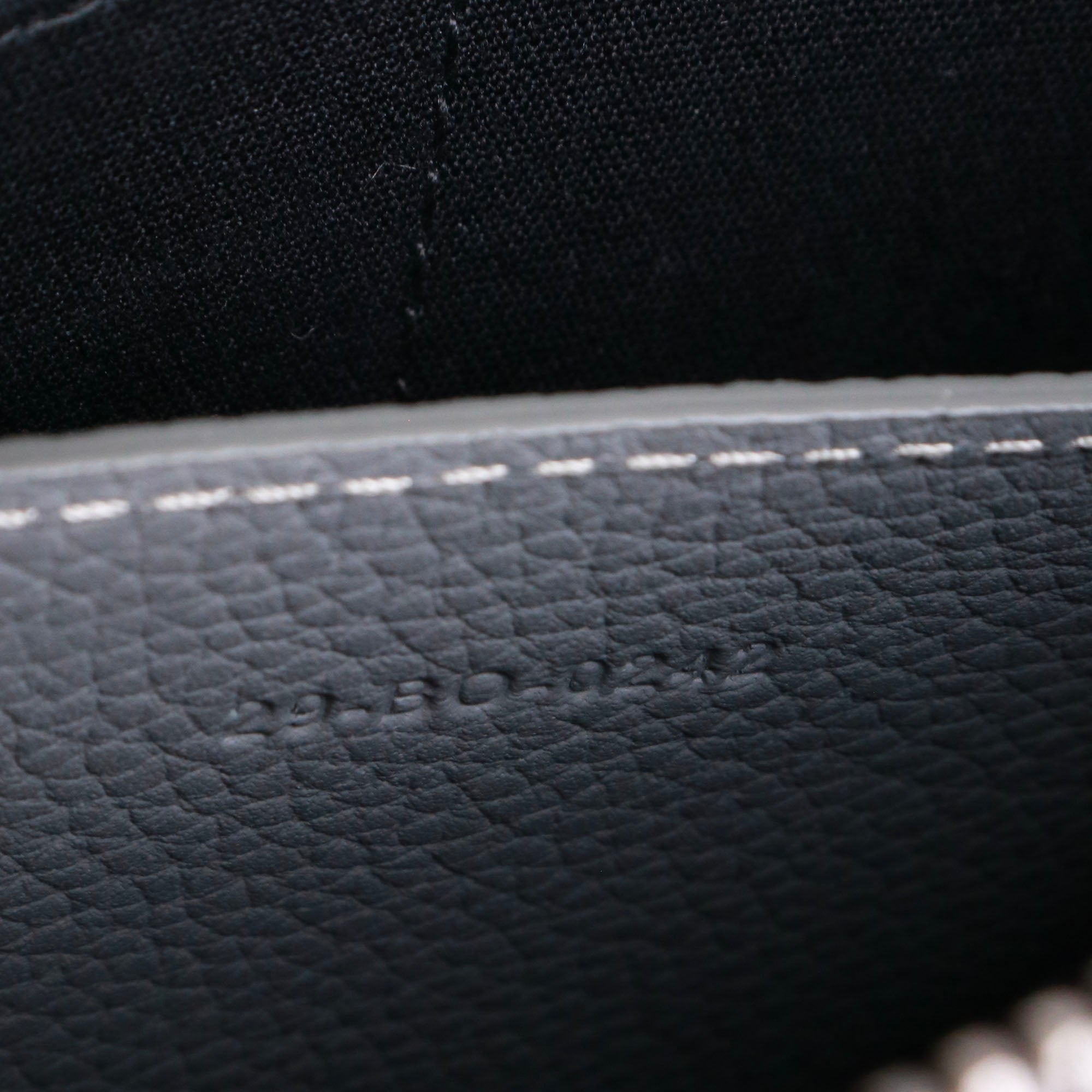 DIOR - Pochette 1947 Dior en cuir grainé gris