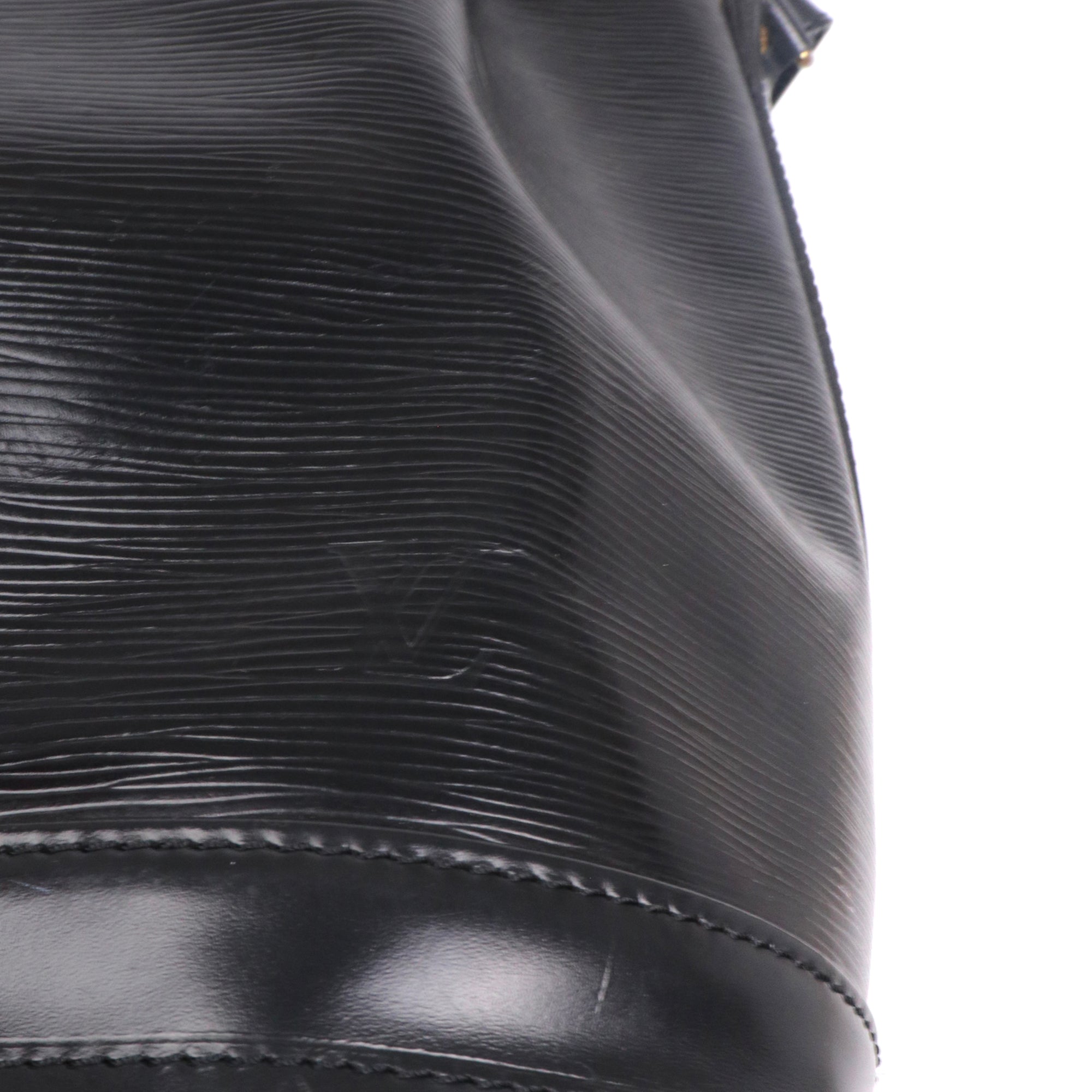 LOUIS VUITTON - Sac à épaule Noé Louis Vuitton en cuir épi noir