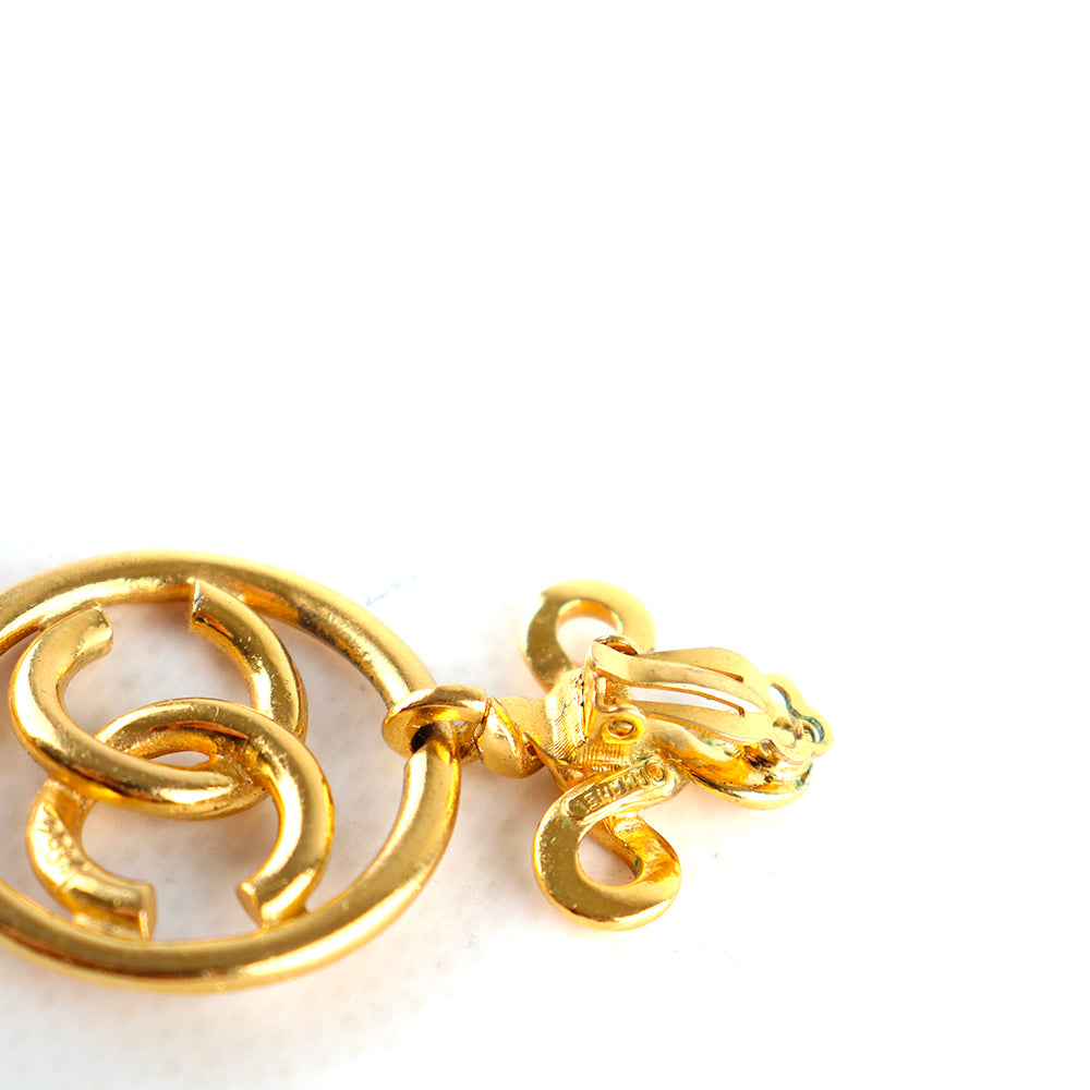 CHANEL - Boucles d'oreilles Trèfles CC vintage doré