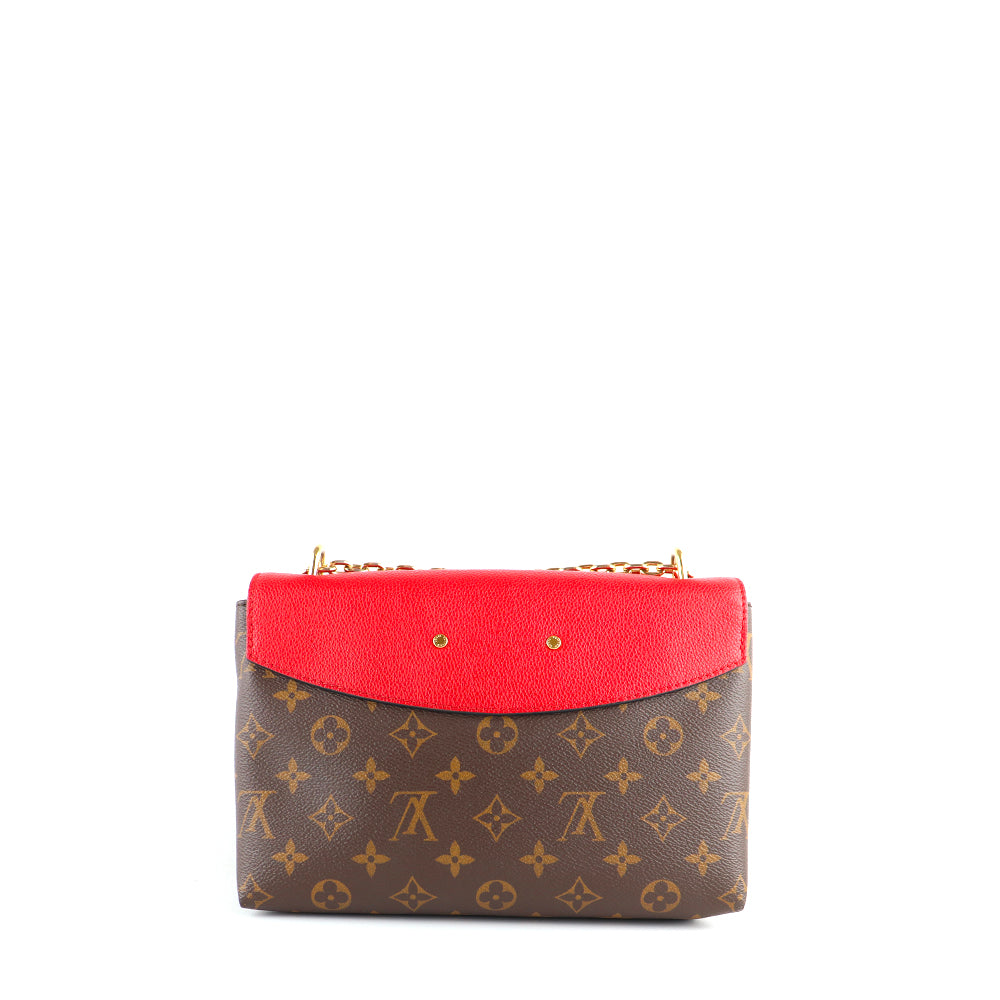 LOUIS VUITTON - Sac à bandoulière Saint Placide en toile monogrammée et cuir rouge