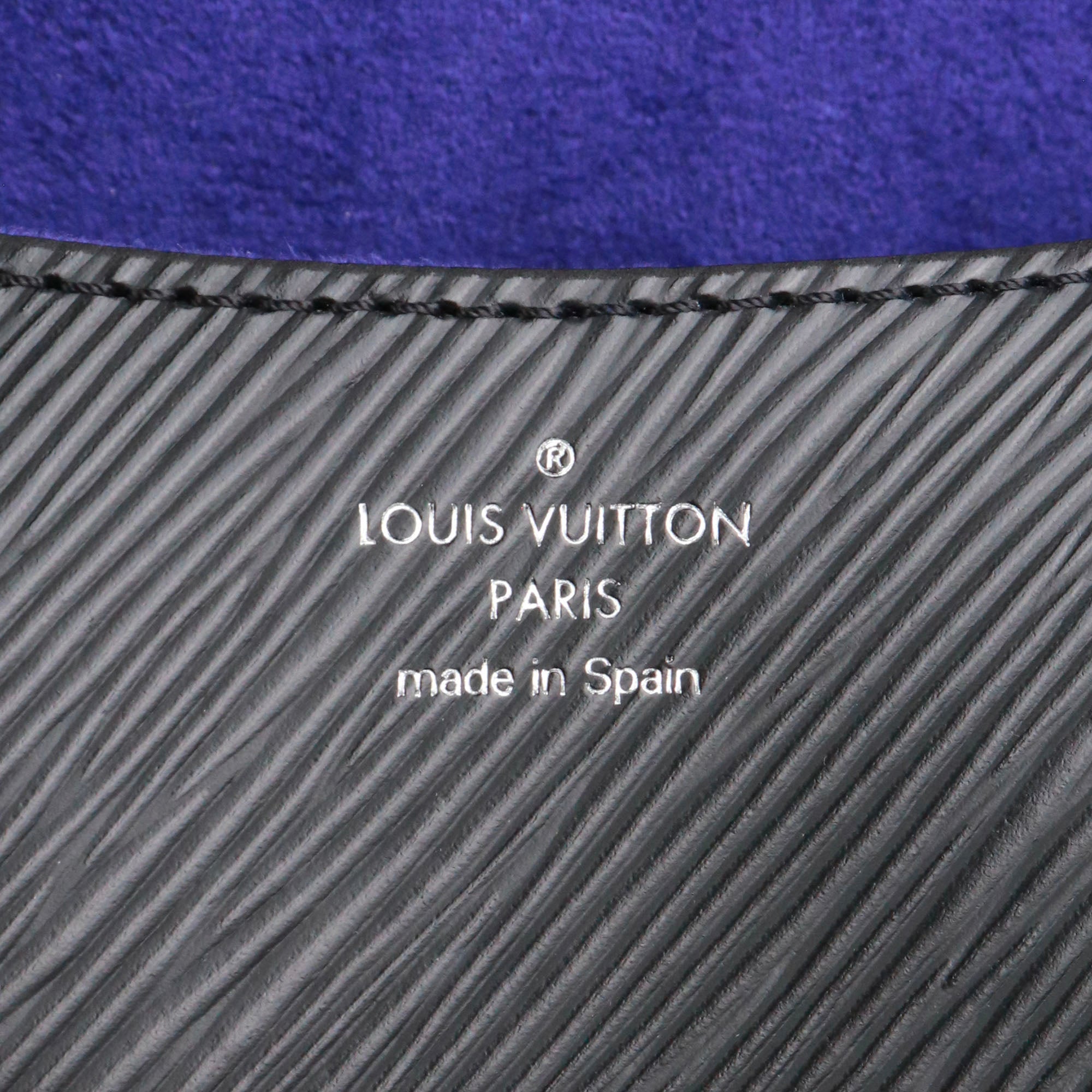 LOUIS VUITTON - Sac à bandoulière Buci Louis Vuitton en cuir épi noir