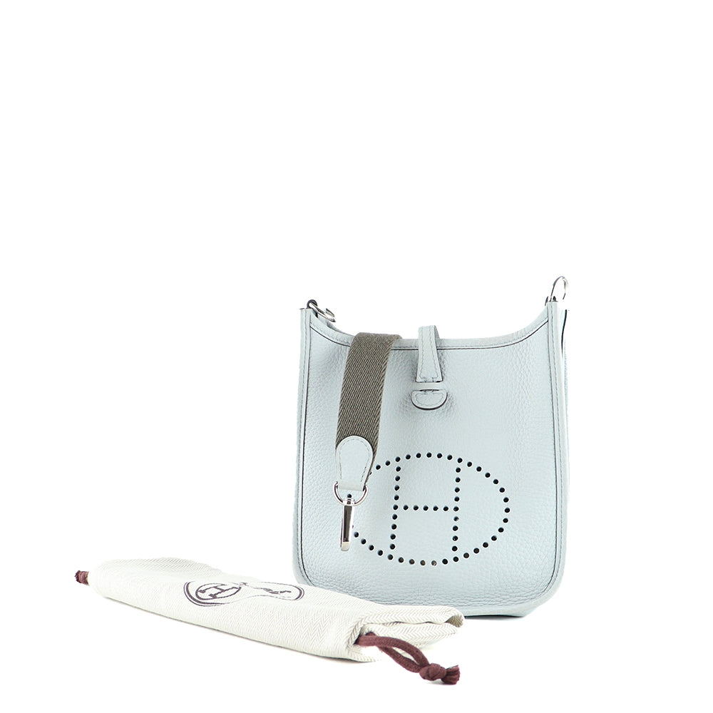 HERMÈS - Sac à bandoulière Evelyne mini en cuir clémence gris