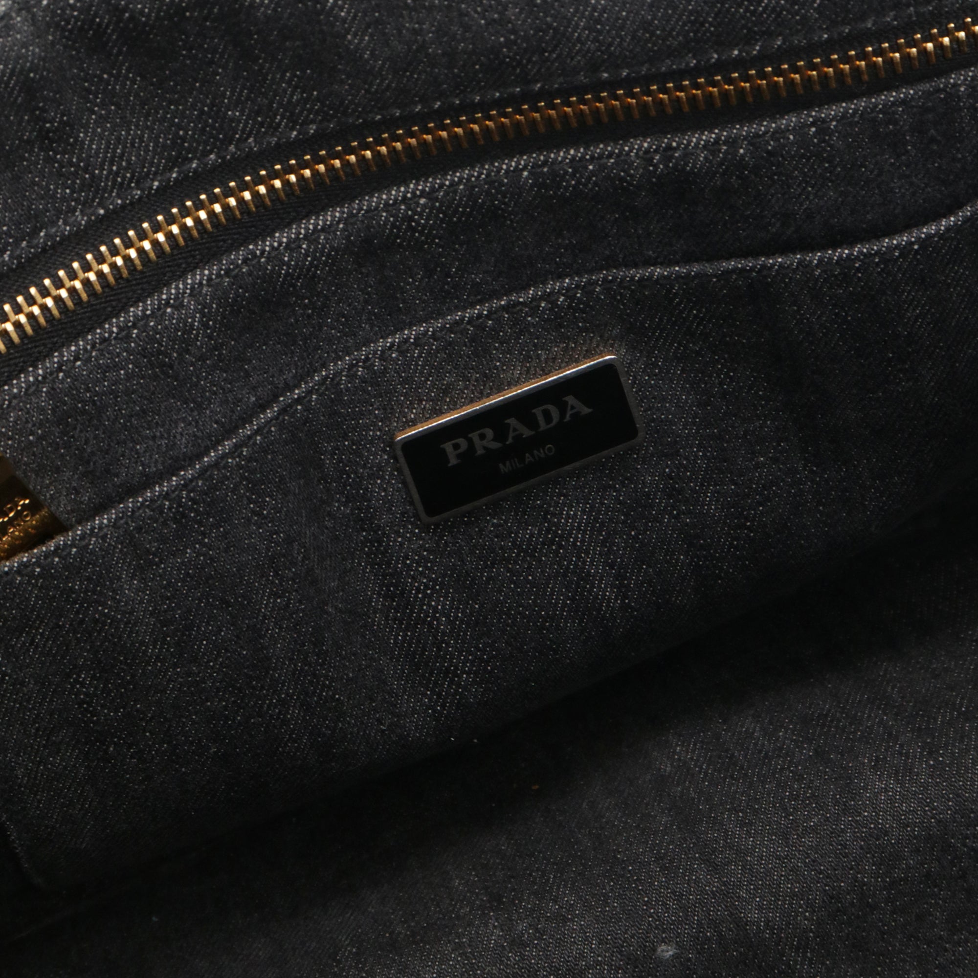 PRADA - Red grained leather shoulder bag