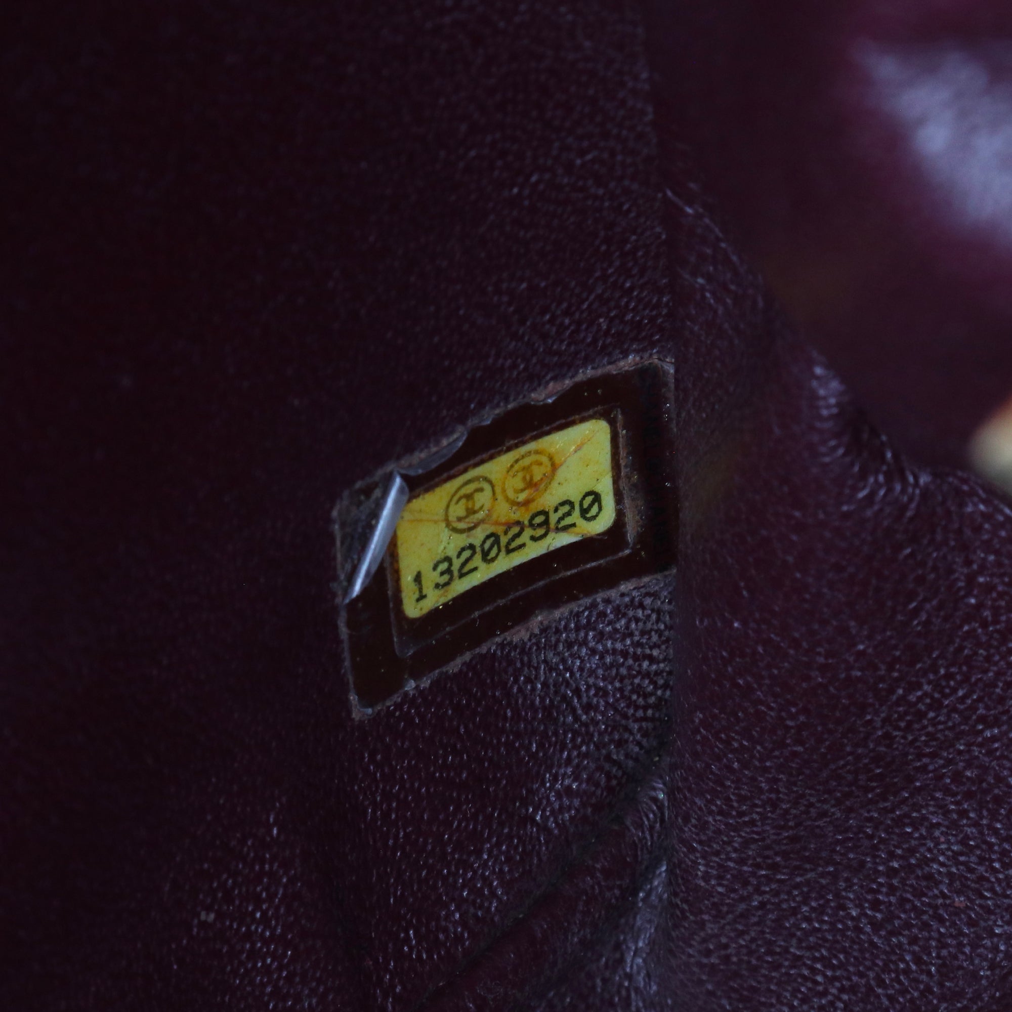 CHANEL - Sac à bandoulière Timeless Mini Square Chanel en cuir noir