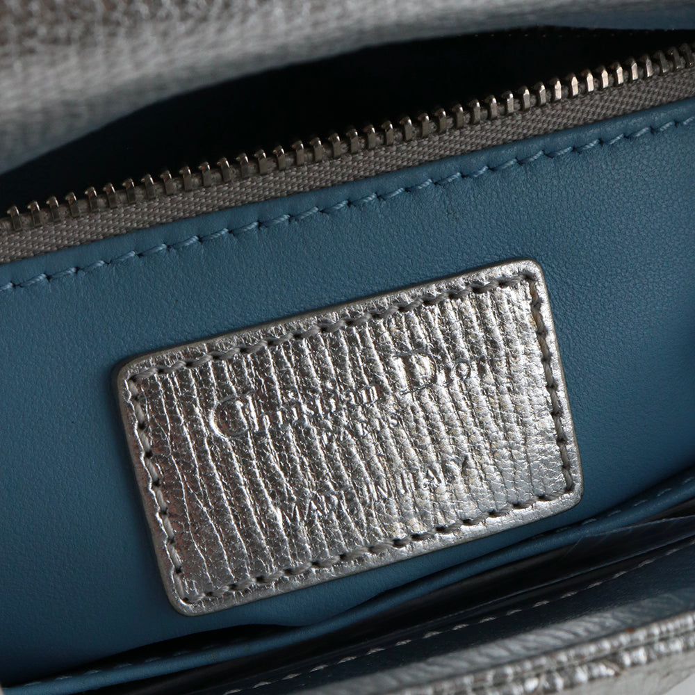 DIOR - Sac à bandoulière Lady Dior small en cuir argenté