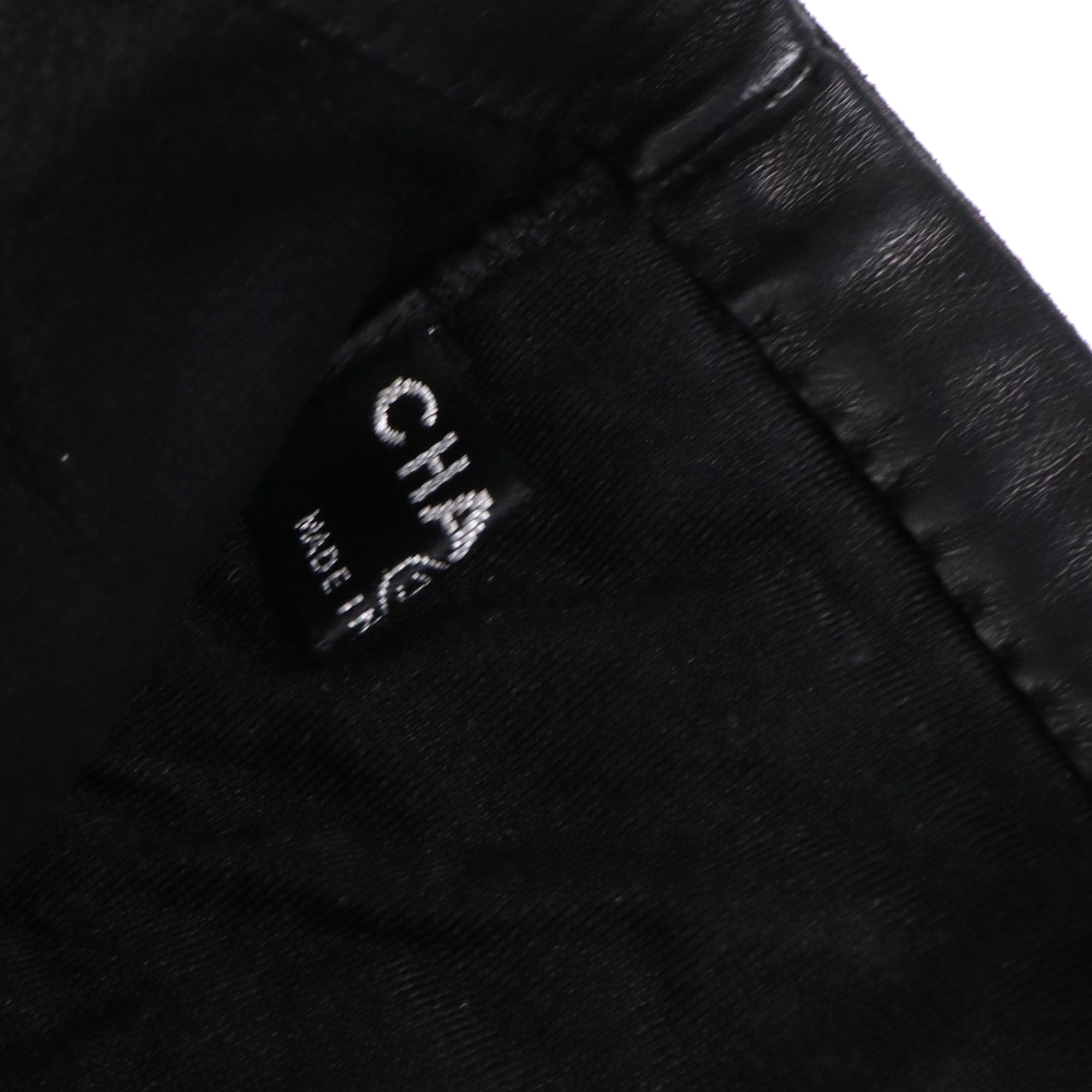 CHANEL - Mitaines Chanel en cuir noir (M)
