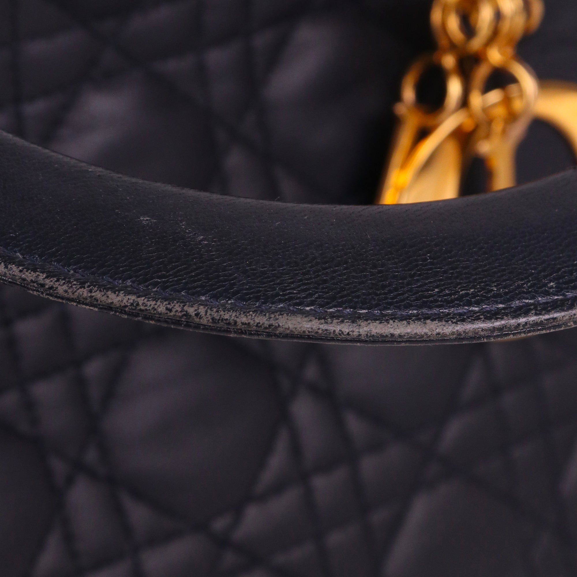 DIOR - Sac à main Lady Dior medium en cuir noir bleu marine vintage