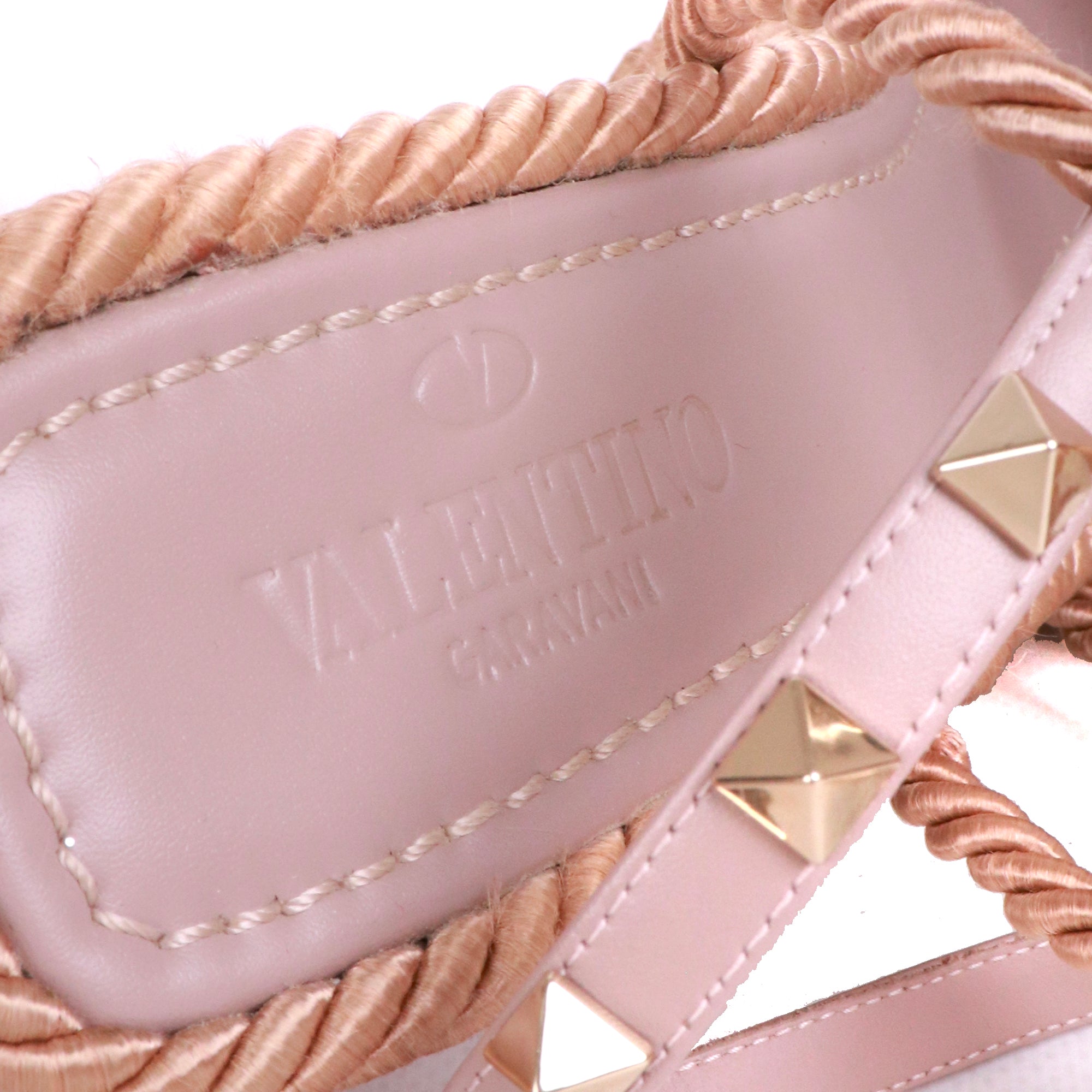 VALENTINO - Sandales compensées Rockstud Valentino en corde beige (T39)