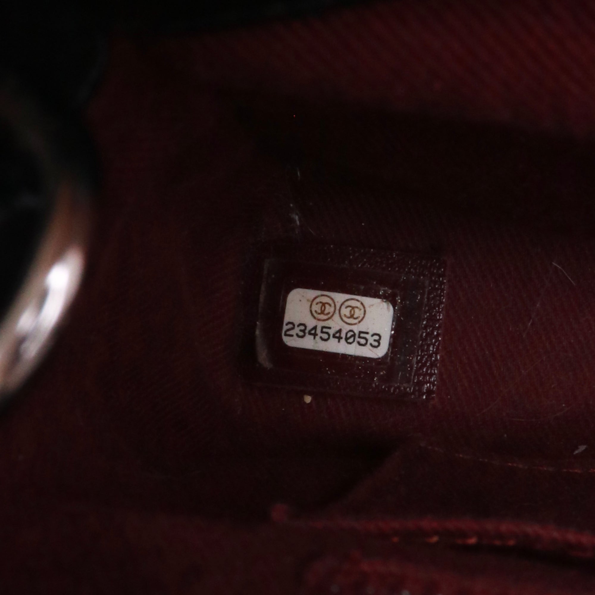 CHANEL - Sac à bandoulière Néo Executive Chanel en cuir grainé noir