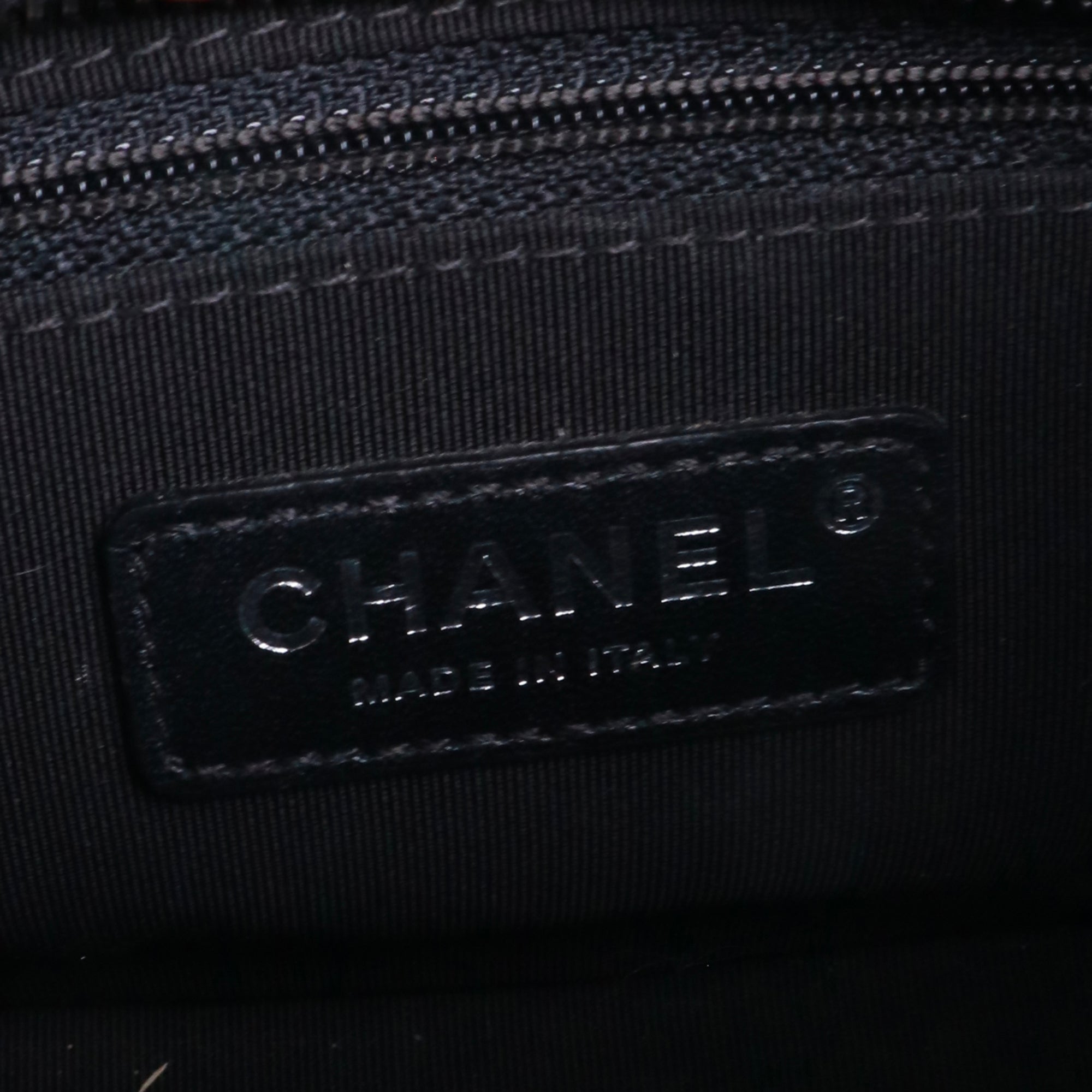 CHANEL - Sac à bandoulière Gabrielle So Black Chanel petit modèle en cuir lisse noir