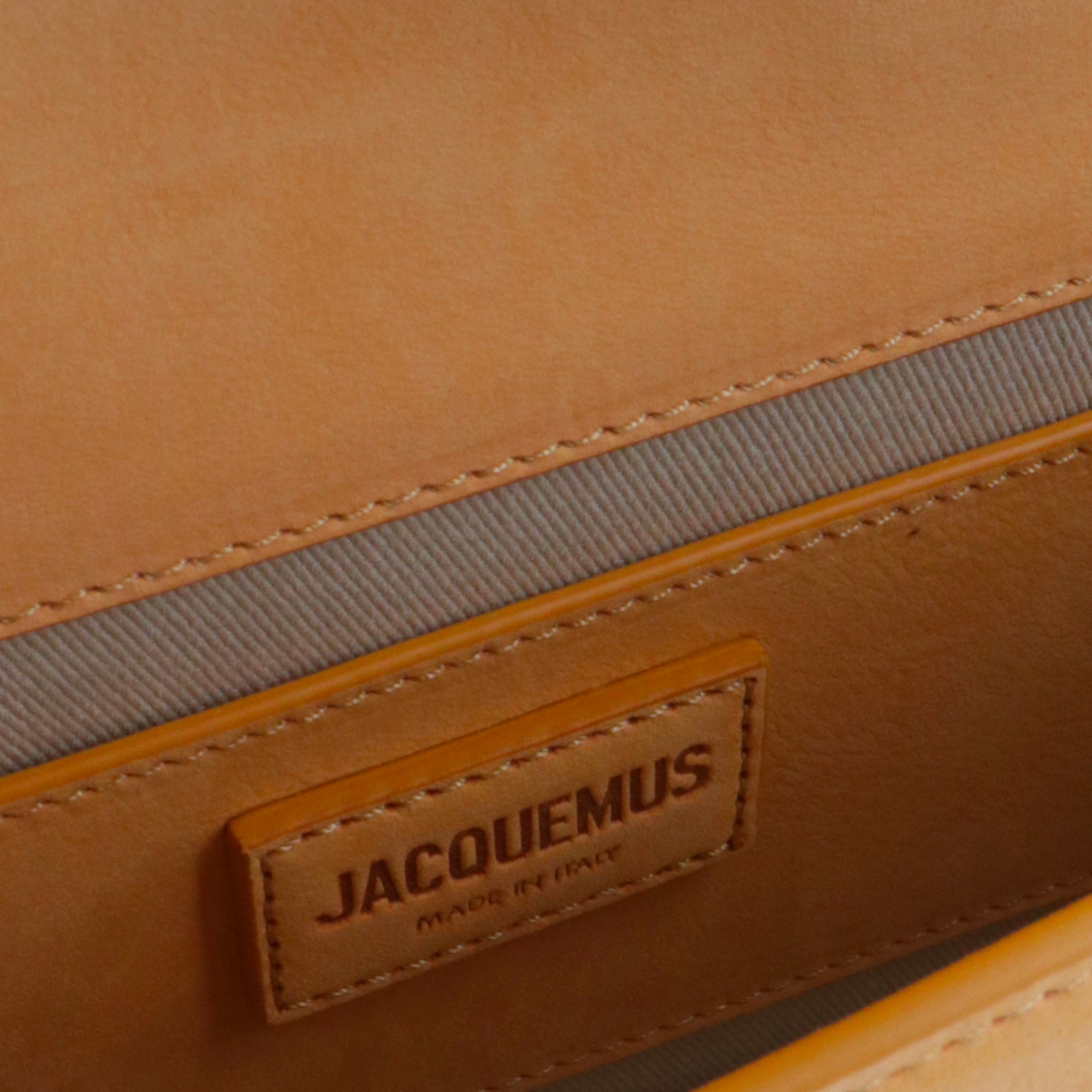JACQUEMUS - Sac à épaule Bambino long Jacquemus en nubuck abricot