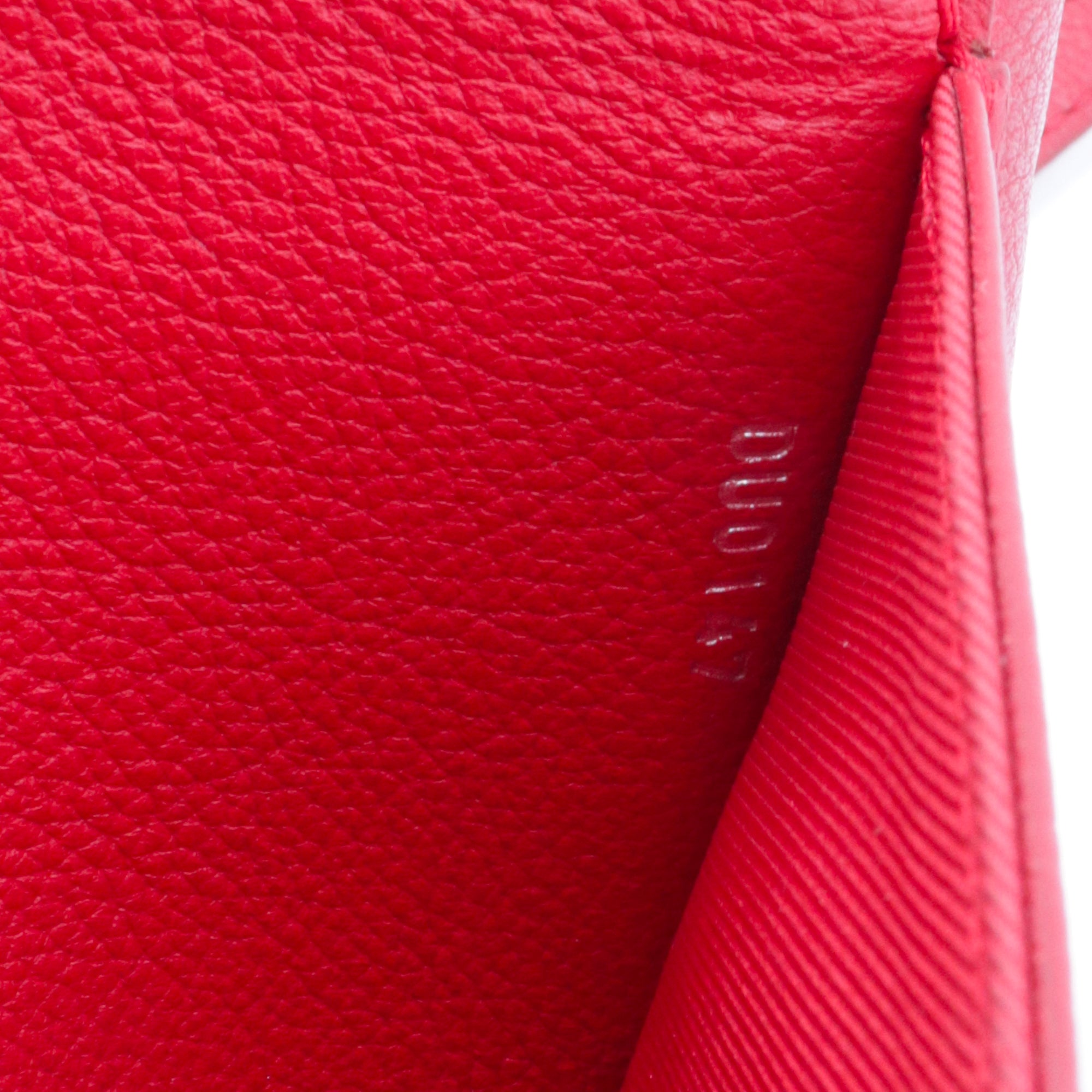 LOUIS VUITTON - Sac à main Lockme BB Louis Vuitton en cuir grainé rouge