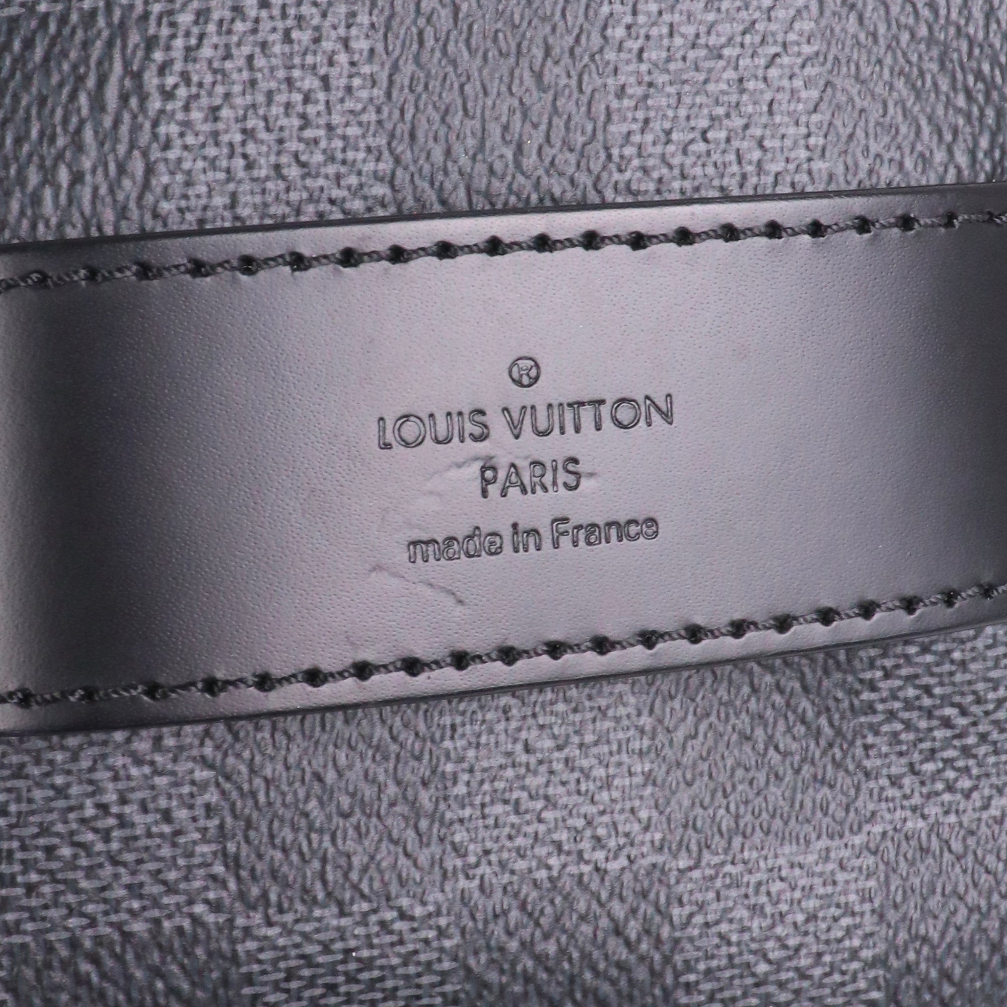 LOUIS VUITTON - Trousse de toilette Louis Vuitton en toile damier graphite