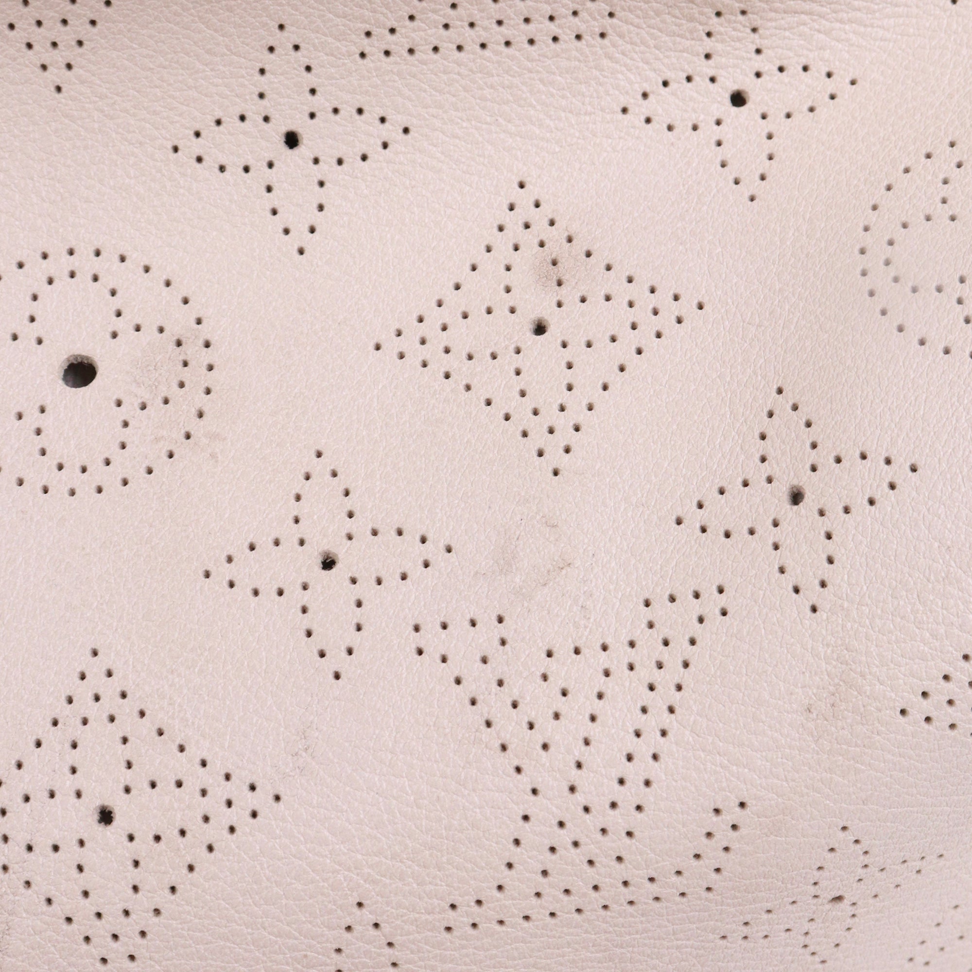 LOUIS VUITTON - Sac à épaule Onatah Louis Vuitton en cuir blanc