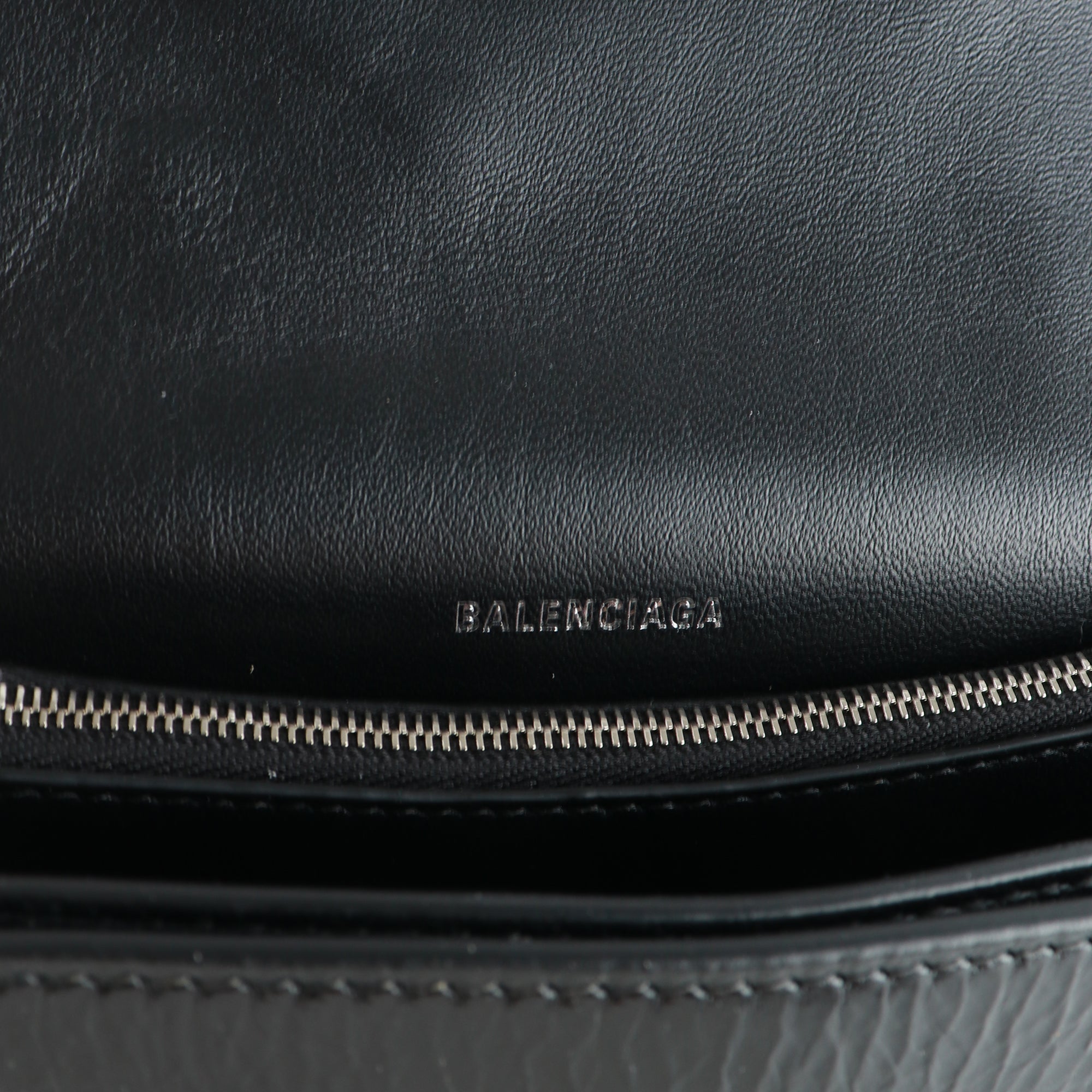 BALENCIAGA - Sac porté épaule Crush small en cuir noir