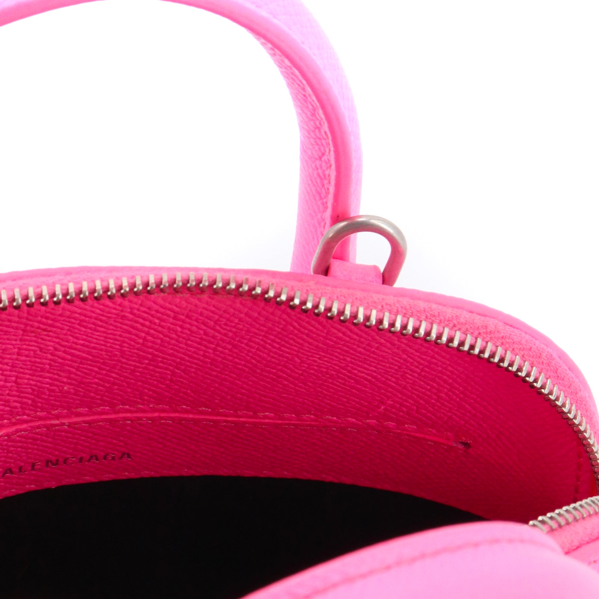 BALENCIAGA - Sac à bandoulière Ville Balenciaga en cuir grainé rose fluo