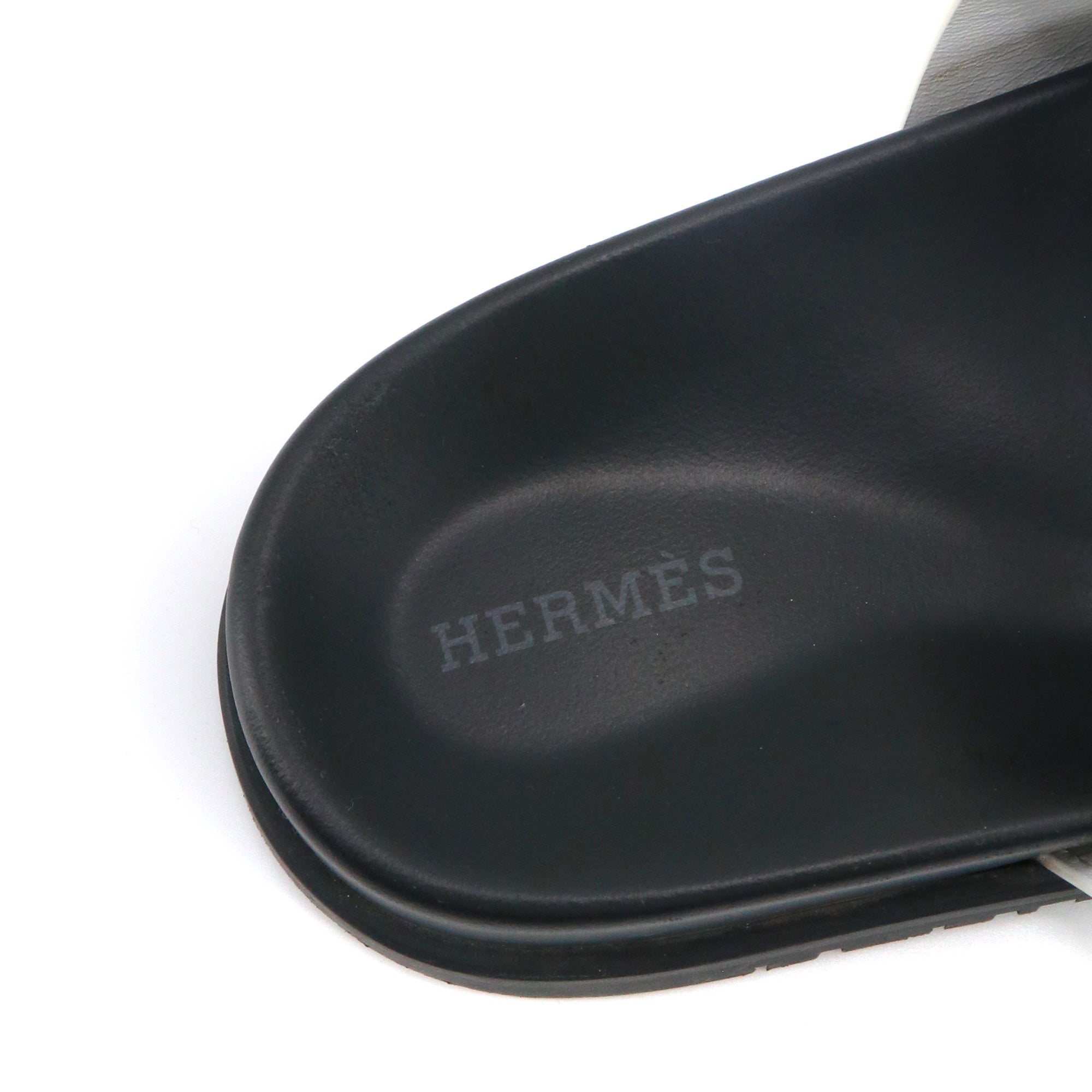 HERMÈS - Sandales Chypre Hermès en cuir blanc (T41)