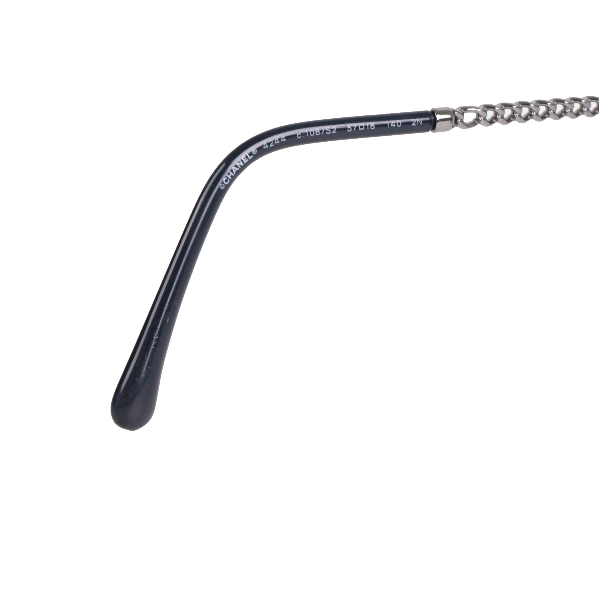 CHANEL - Lunettes de soleil Chanel en métal argenté