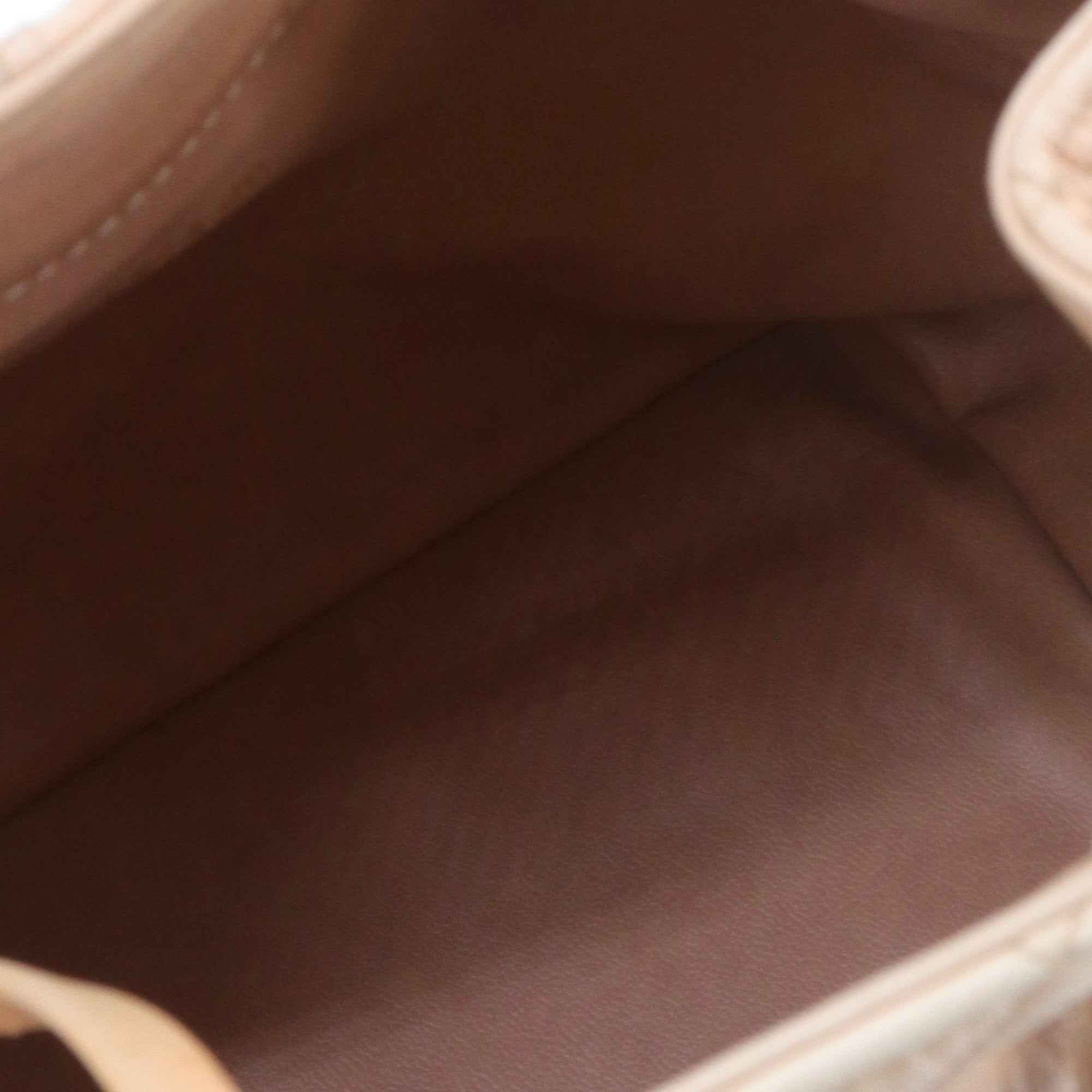 CHANEL - Sac à bandoulière Cocoball Chanel vintage en cuir matelassé beige