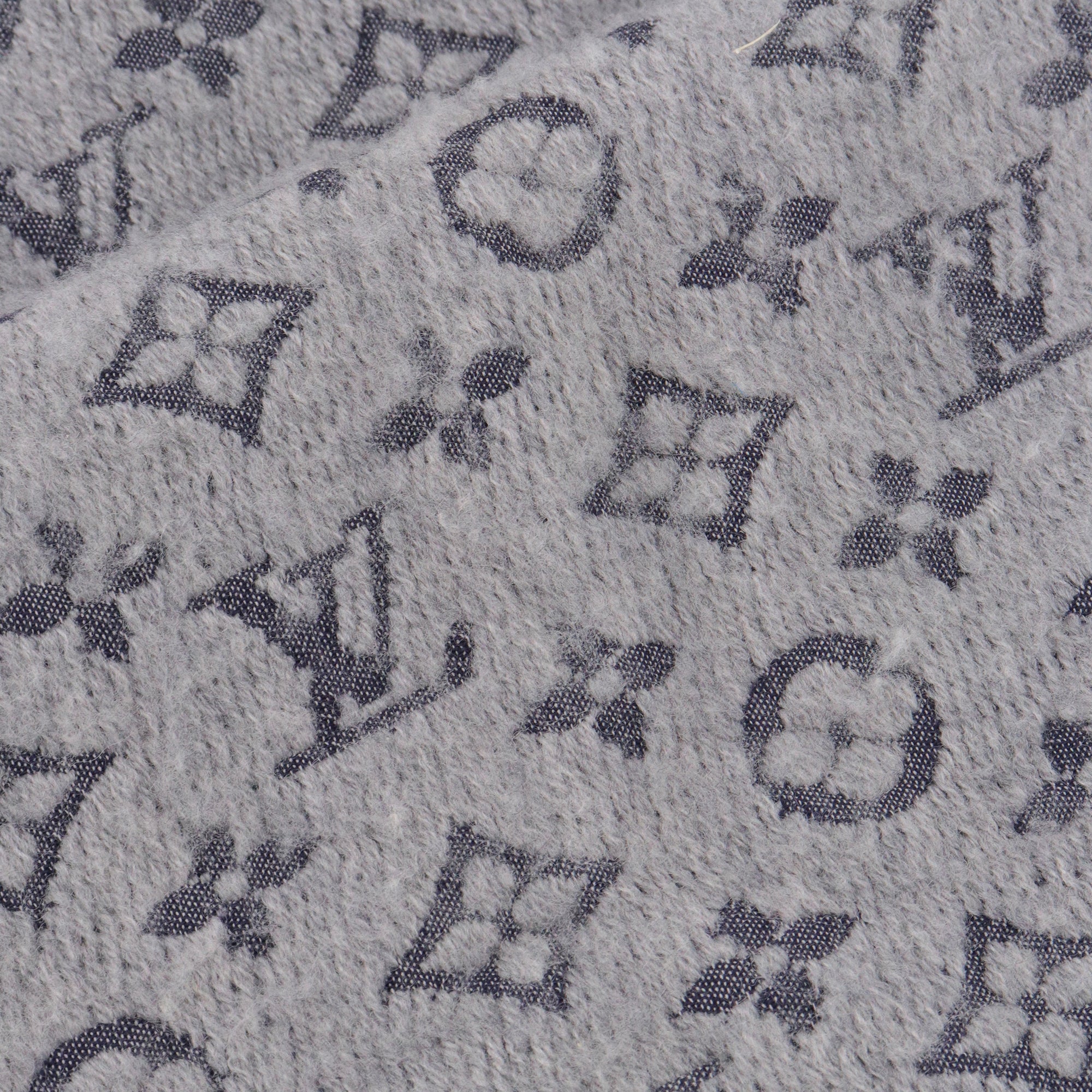 LOUIS VUITTON - Écharpe Monogram Classic Louis Vuitton en laine grise