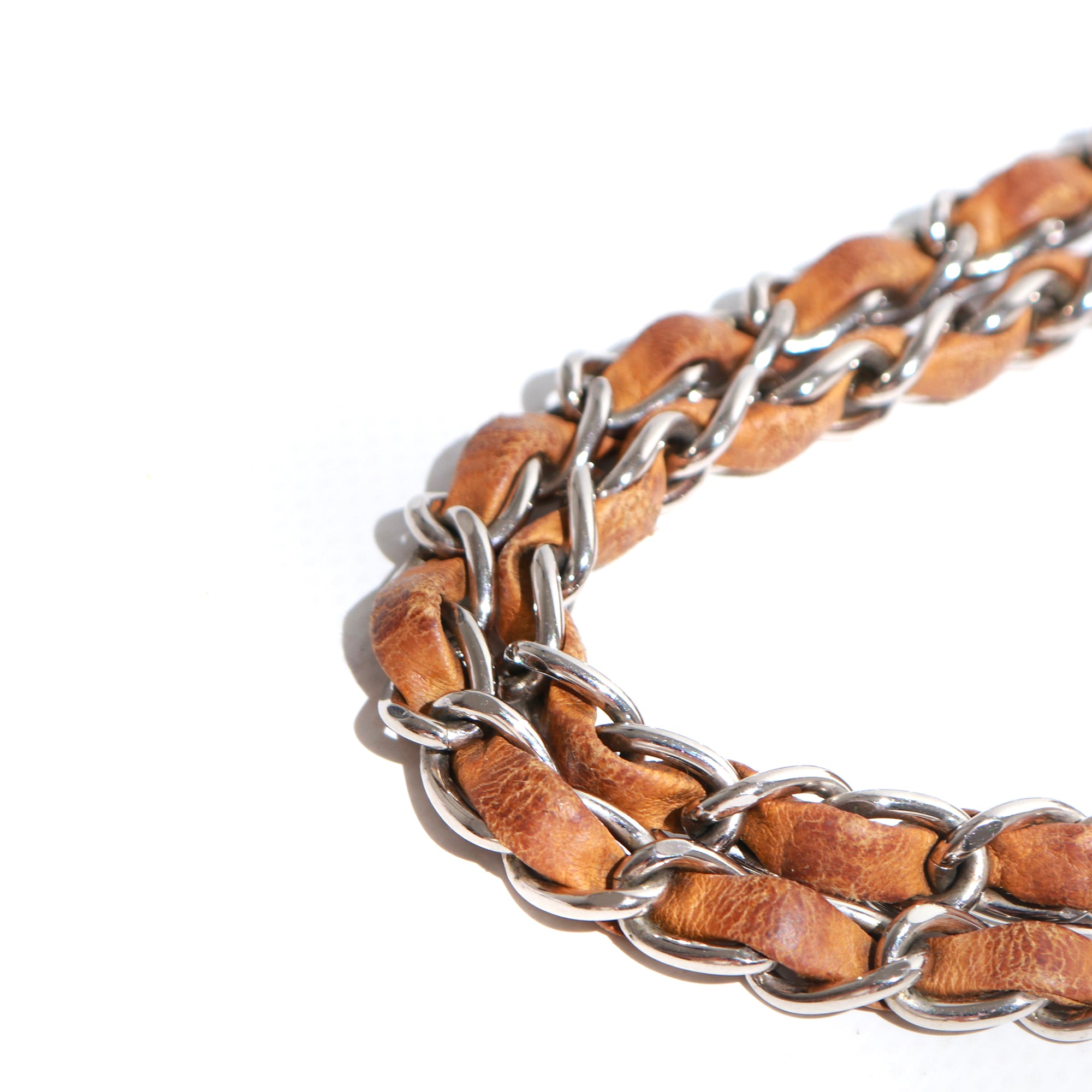 CHANEL - Sac à main Timeless 23 double flap en cuir matelassé marron