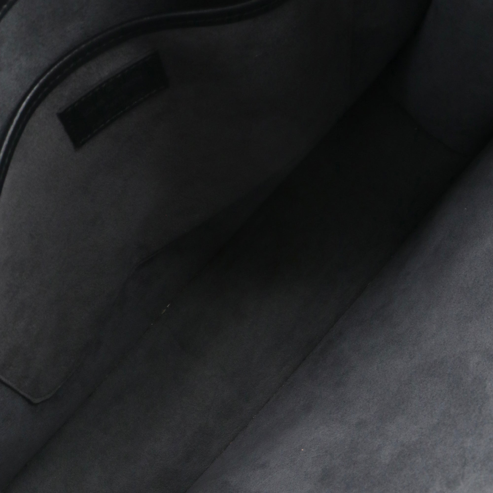 LOUIS VUITTON - Sac cabas plat Ombre Louis Vuitton cuir épi noir