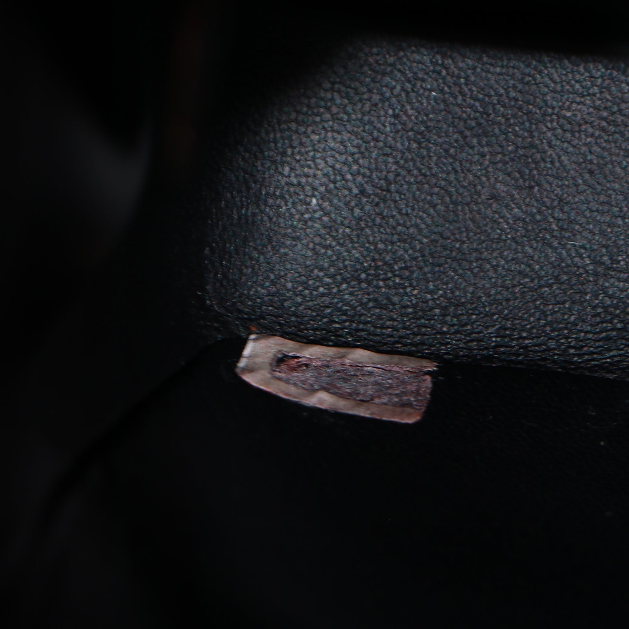 CHANEL - Sac à main Timeless 25 cuir chevrons noir édition limitée