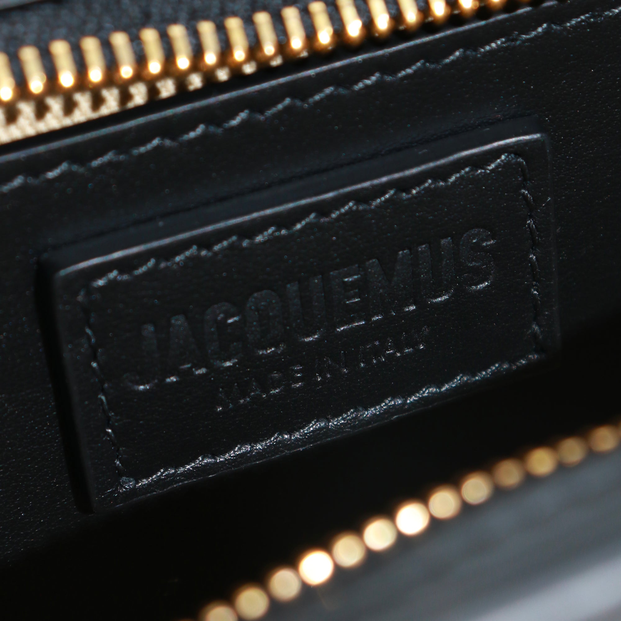 JACQUEMUS - Sac à épaule Le Ciuciu en cuir noir