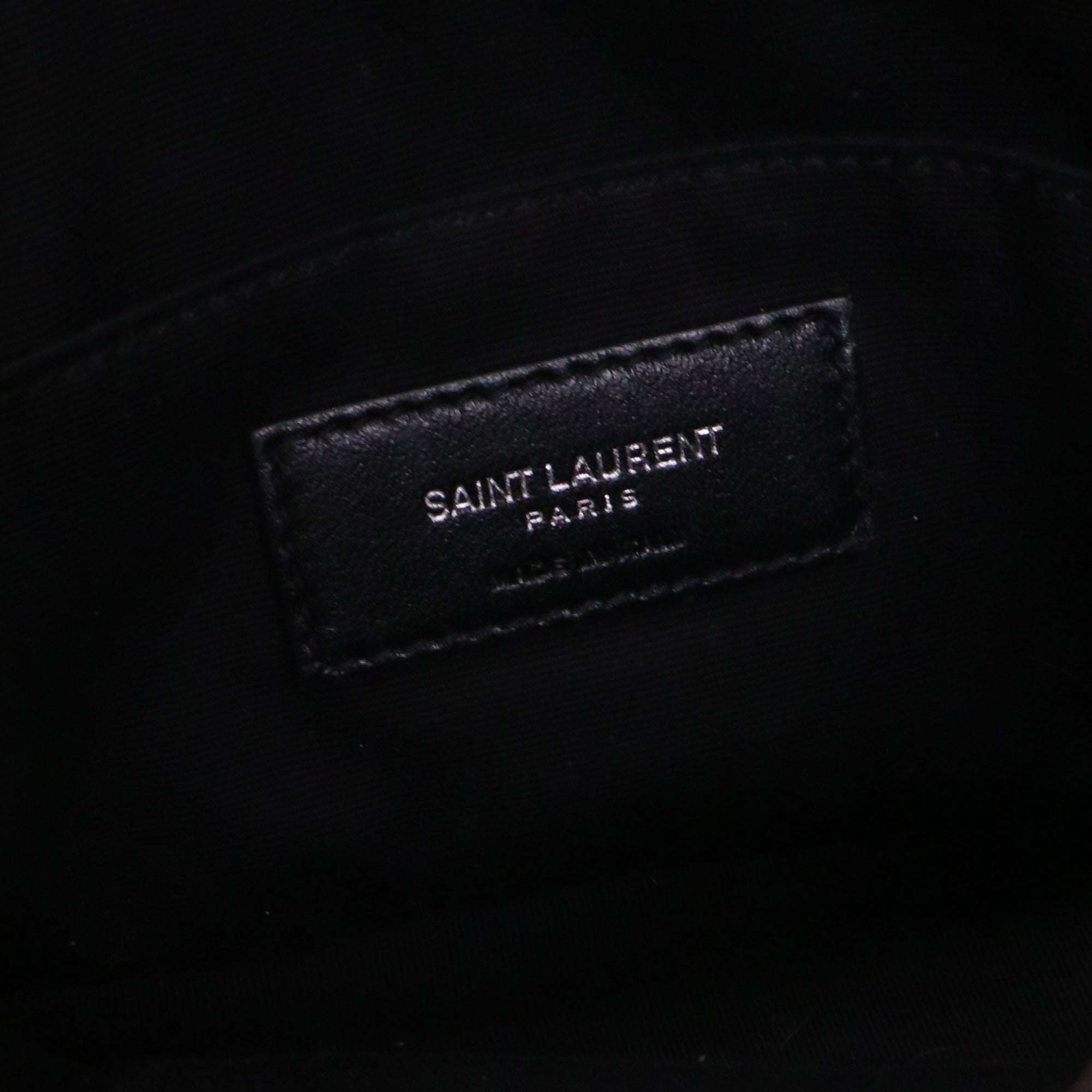 SAINT LAURENT - Sac ceinture Lou Caméra Saint Laurent en cuir lisse gris