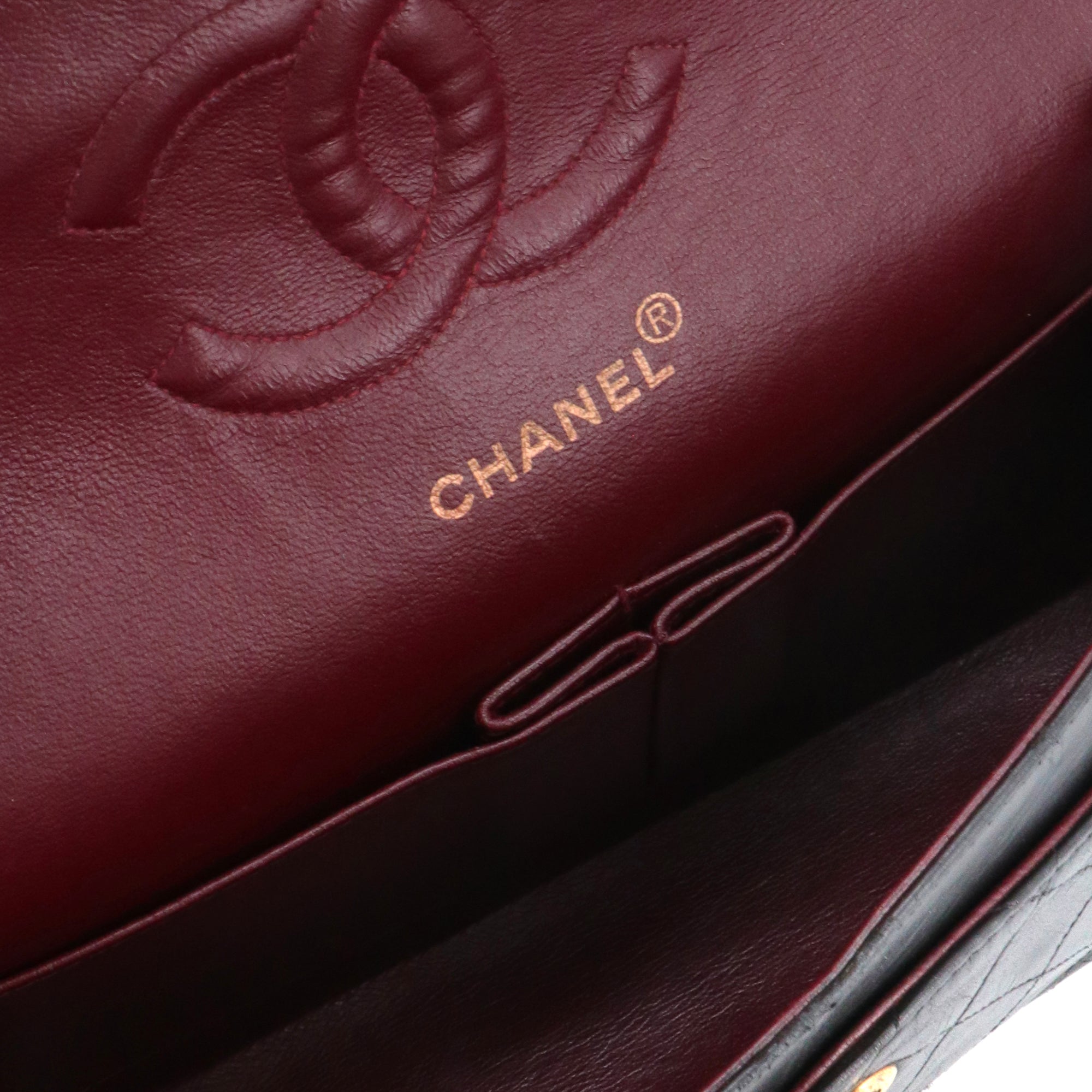 CHANEL - Sac à main Timeless/Classique medium Chanel double flap en cuir matelassé noir vintage