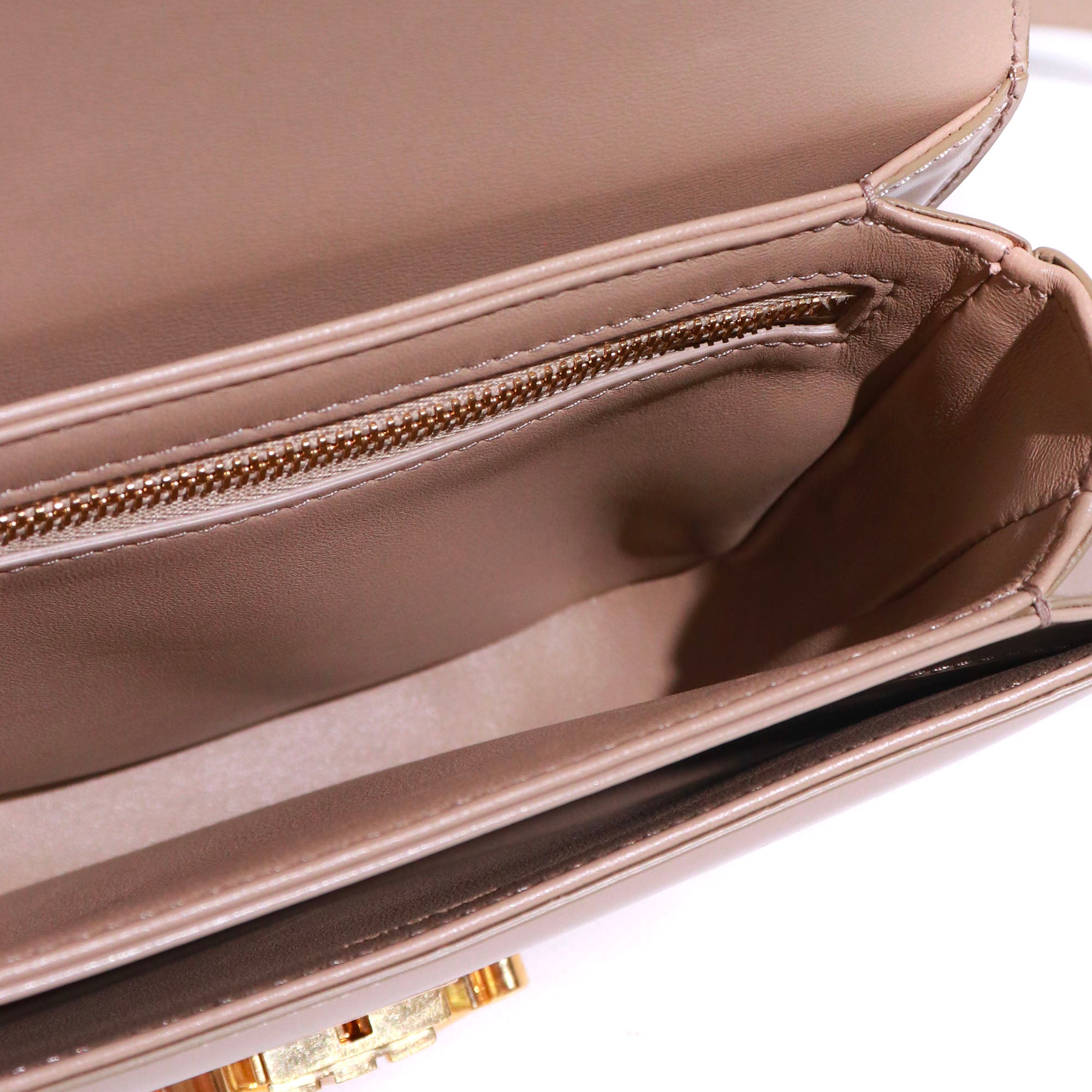 CELINE - Sac à bandoulière Triomphe Clea medium en cuir box marron