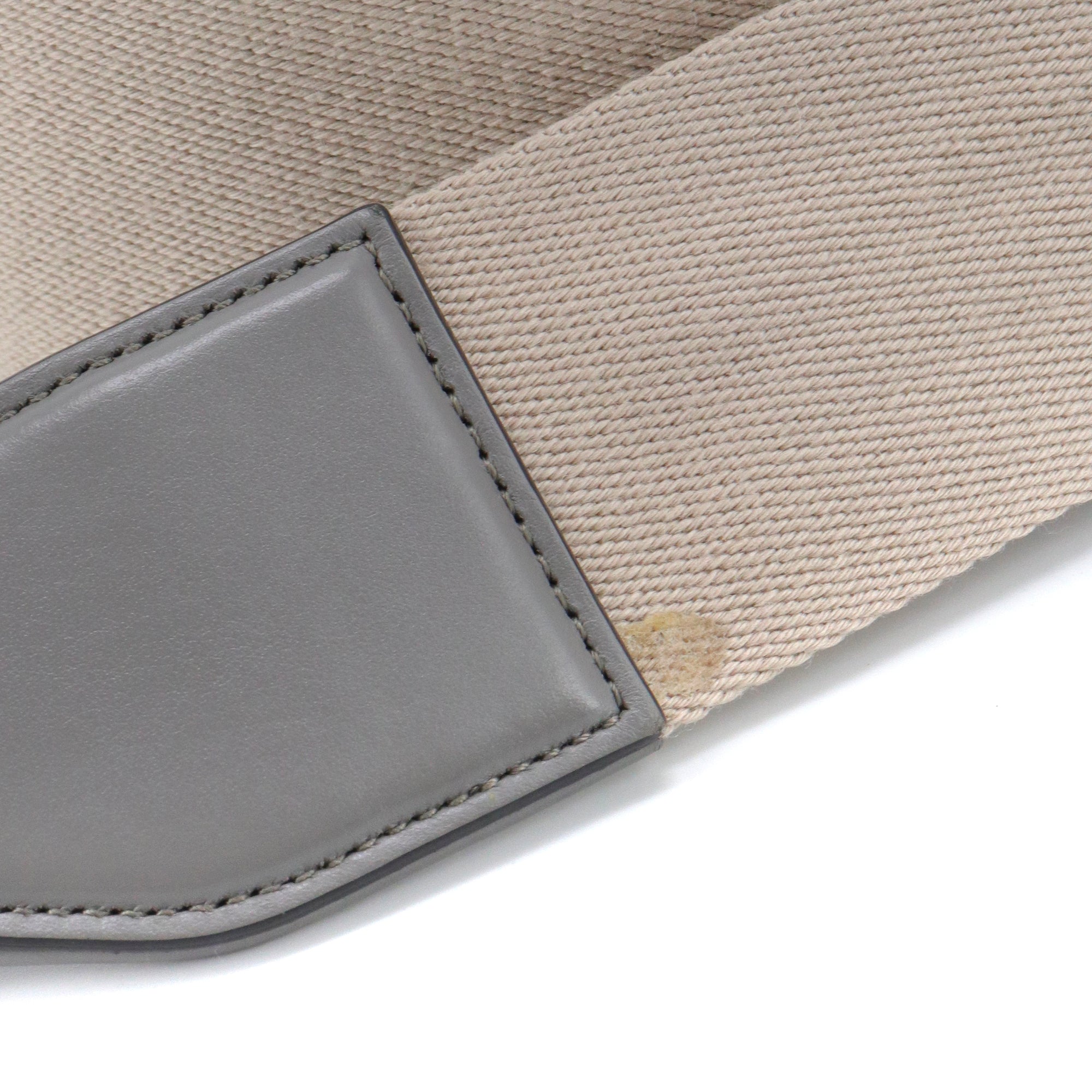 GUCCI - Sac à bandoulière GG Gucci en cuir matelassé gris