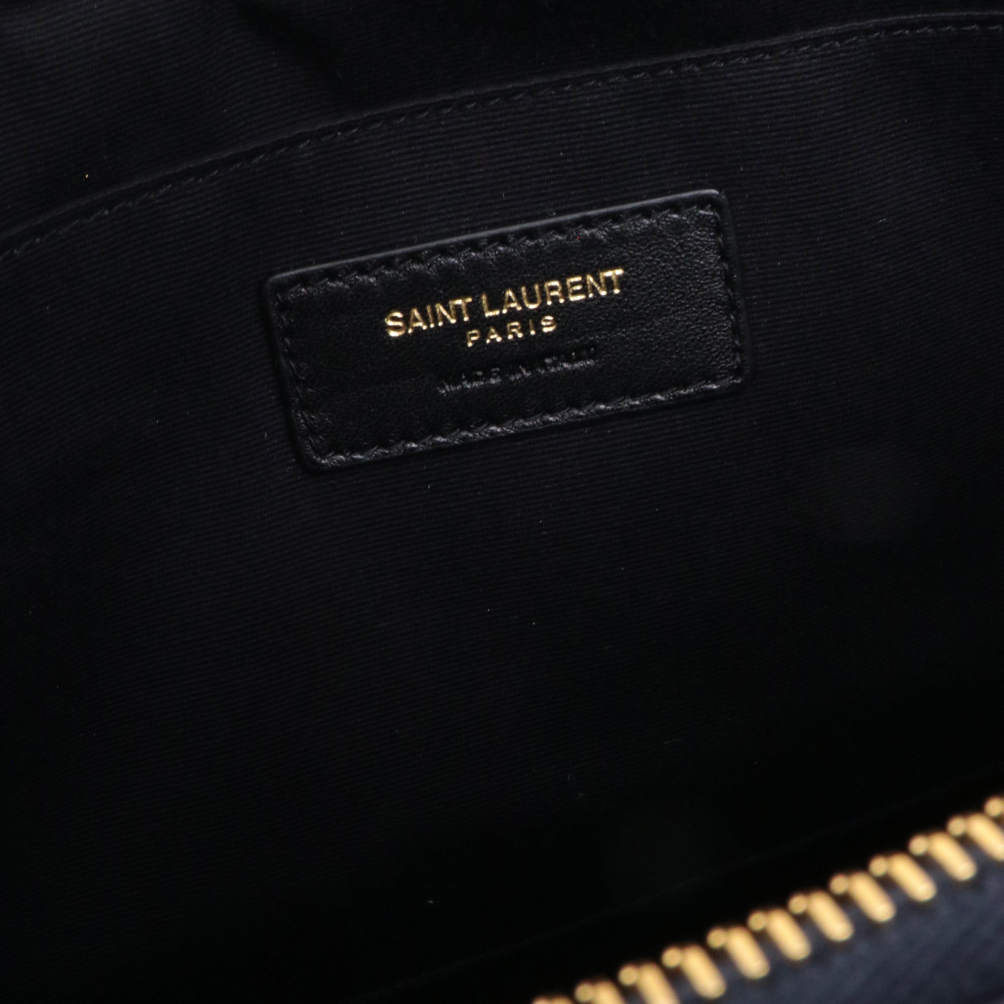 SAINT LAURENT - Pochette Cassandre Saint Laurent en cuir chevron bleu marine