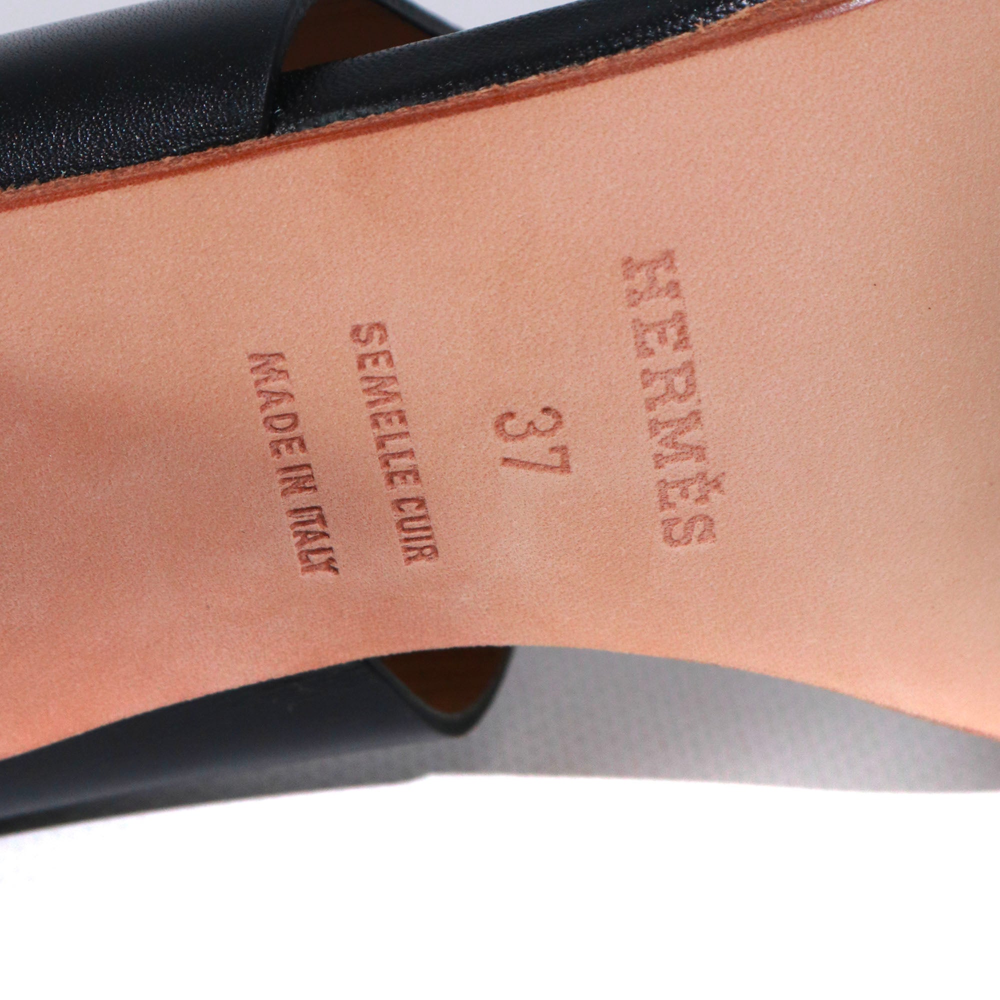 HERMÈS - Sandales Ostia Hermès en cuir noir (T37)