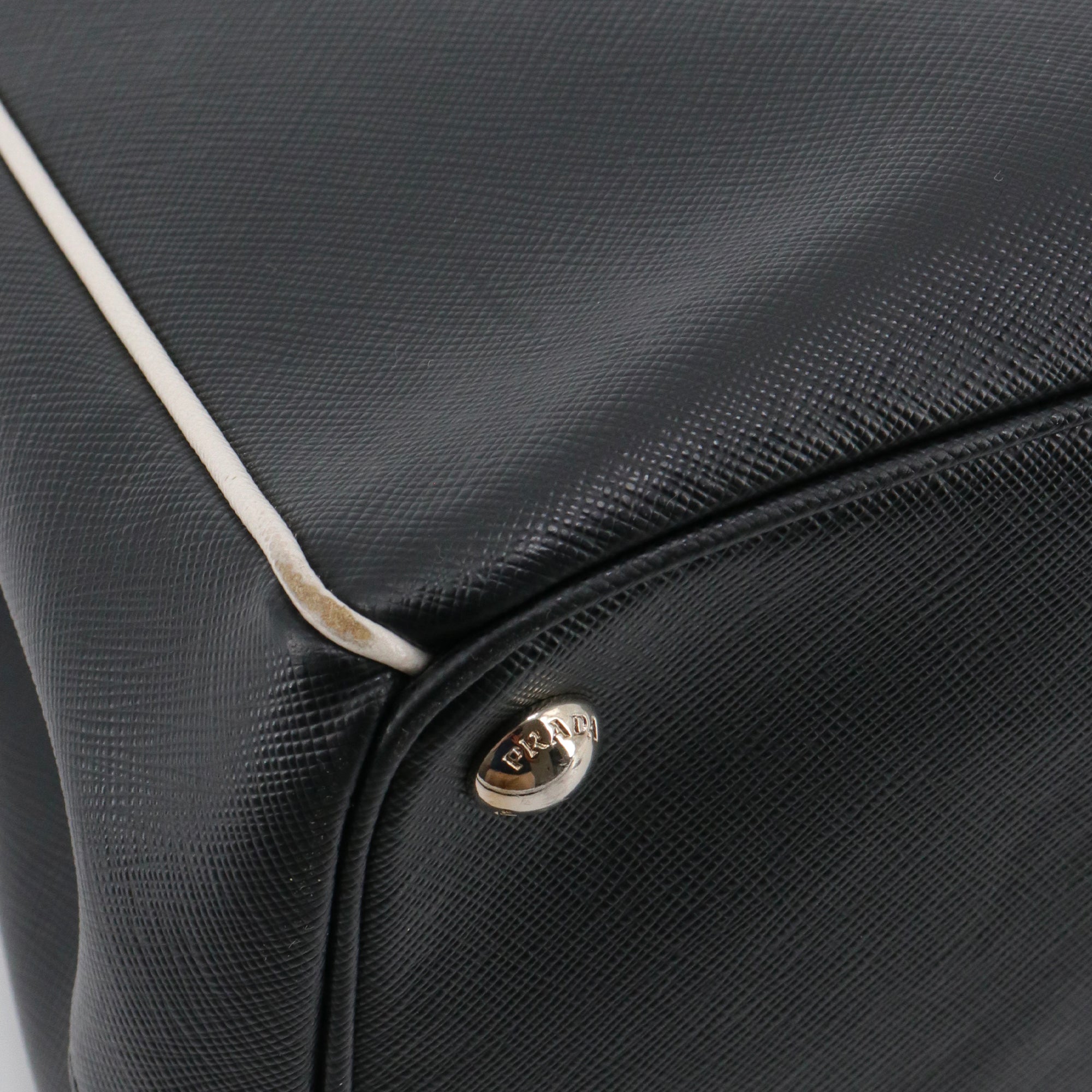 PRADA - Sac à main Galleria Prada en cuir grainé noir