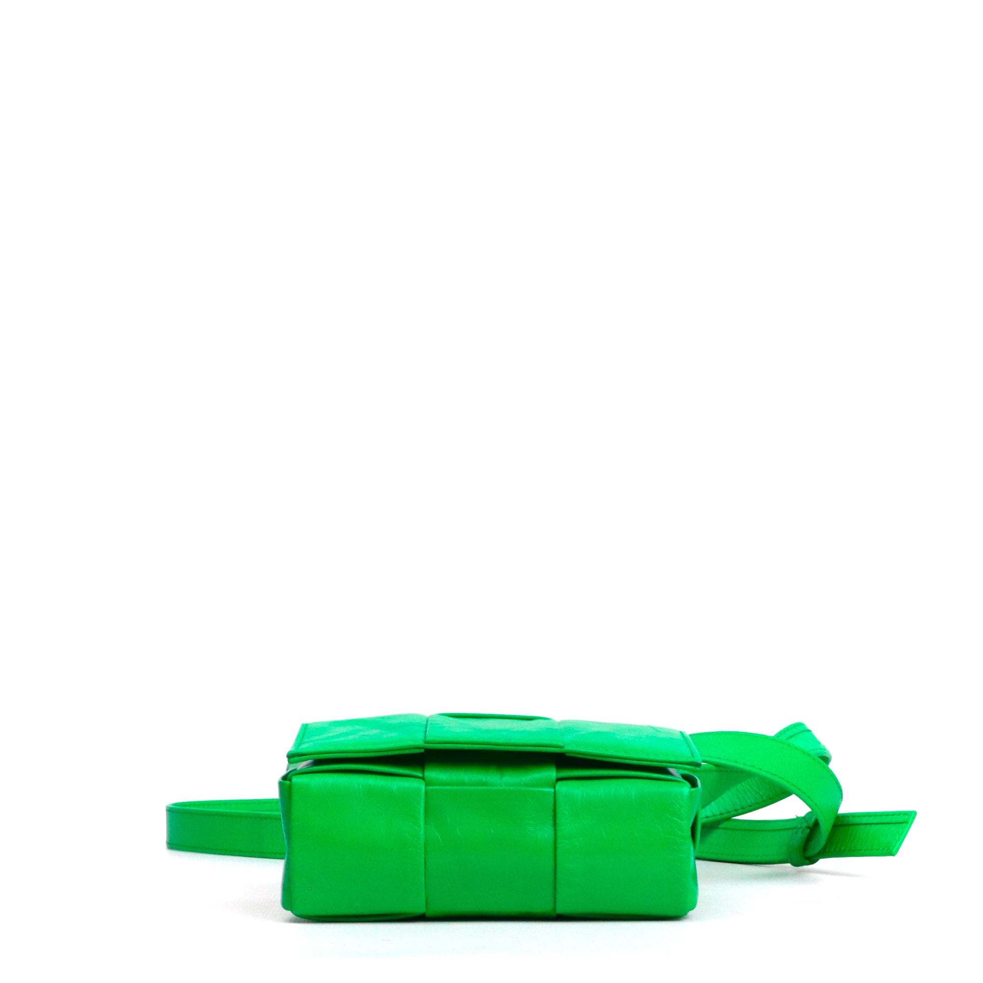 BOTTEGA VENETA - Cassette mini belt bag in purple smooth leather