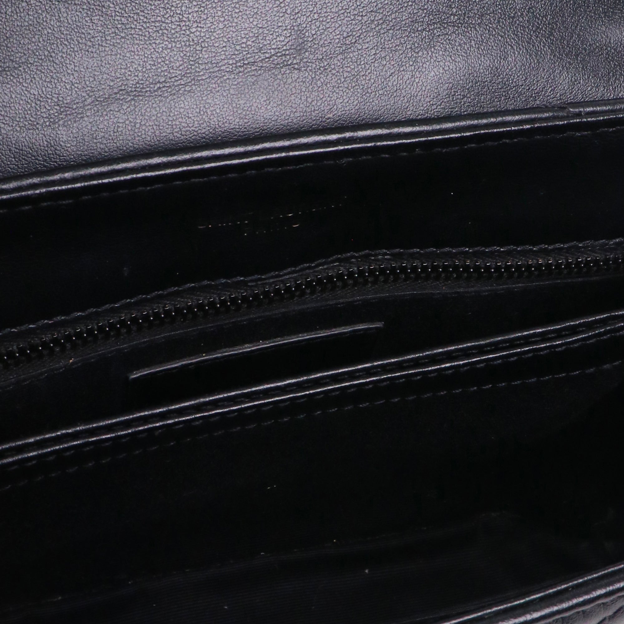 SAINT LAURENT - Saint Laurent Loulou small shoulder bag in black quilted leather