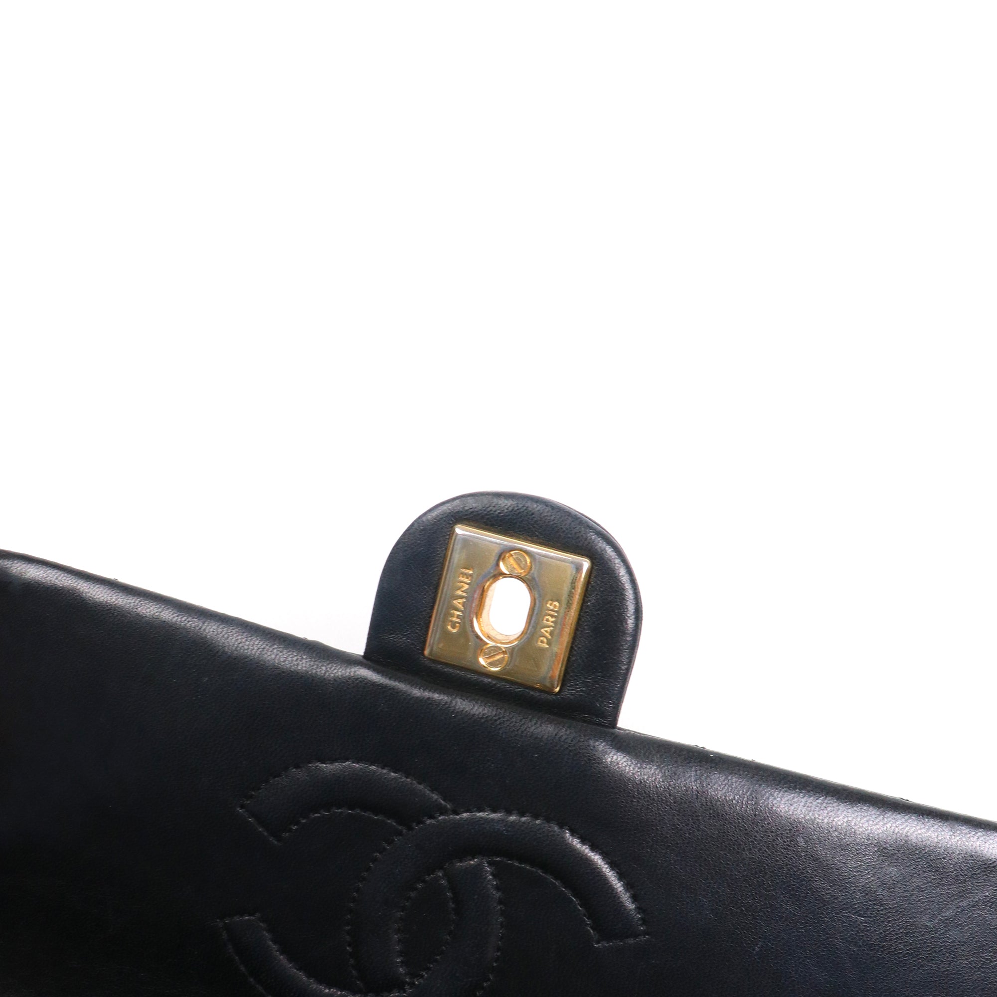 CHANEL - Sac à bandoulière Classique/Timeless Mini Square Chanel en cuir noir vintage