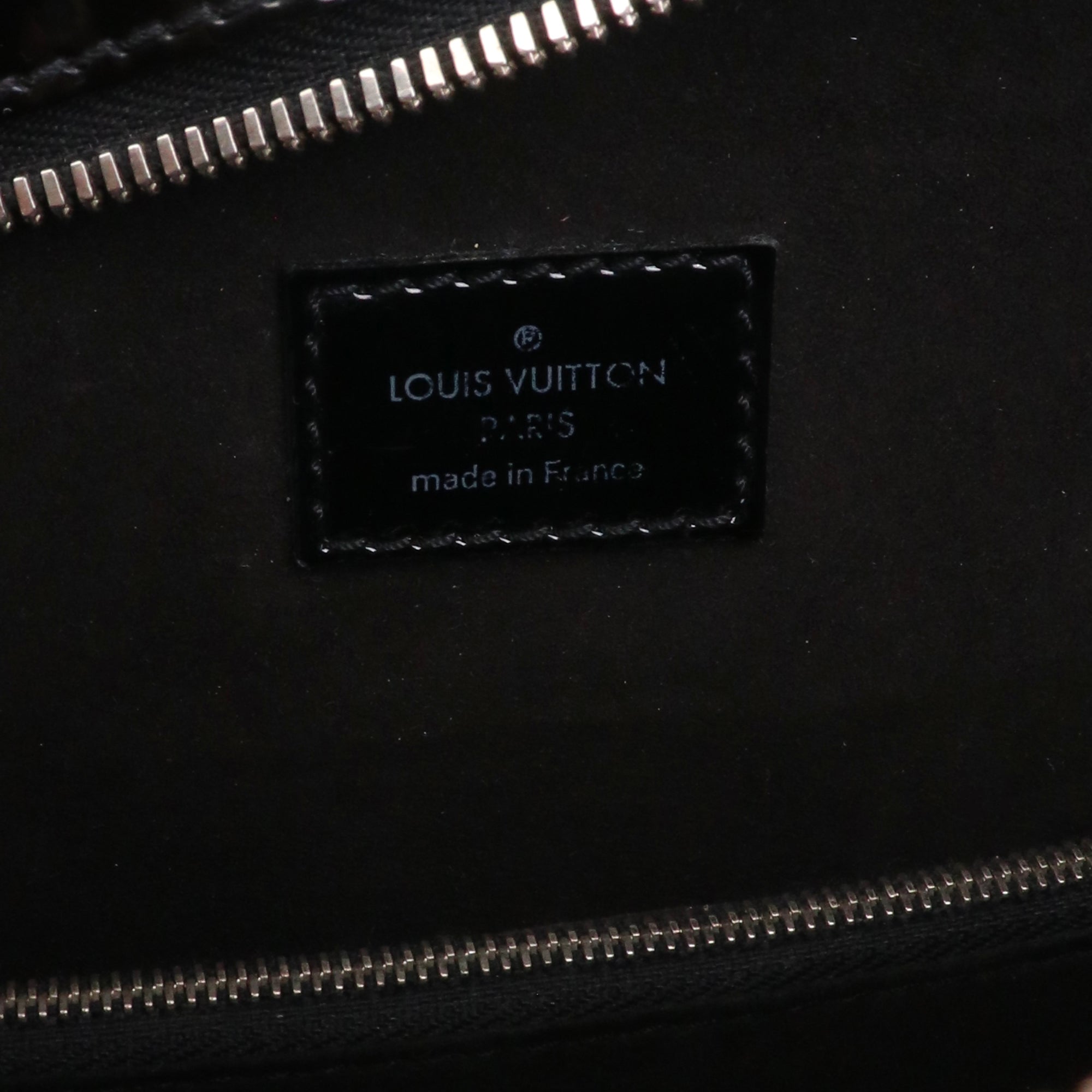 LOUIS VUITTON - Sac à main Pont Neuf Louis Vuitton en cuir épi verni noir vintage