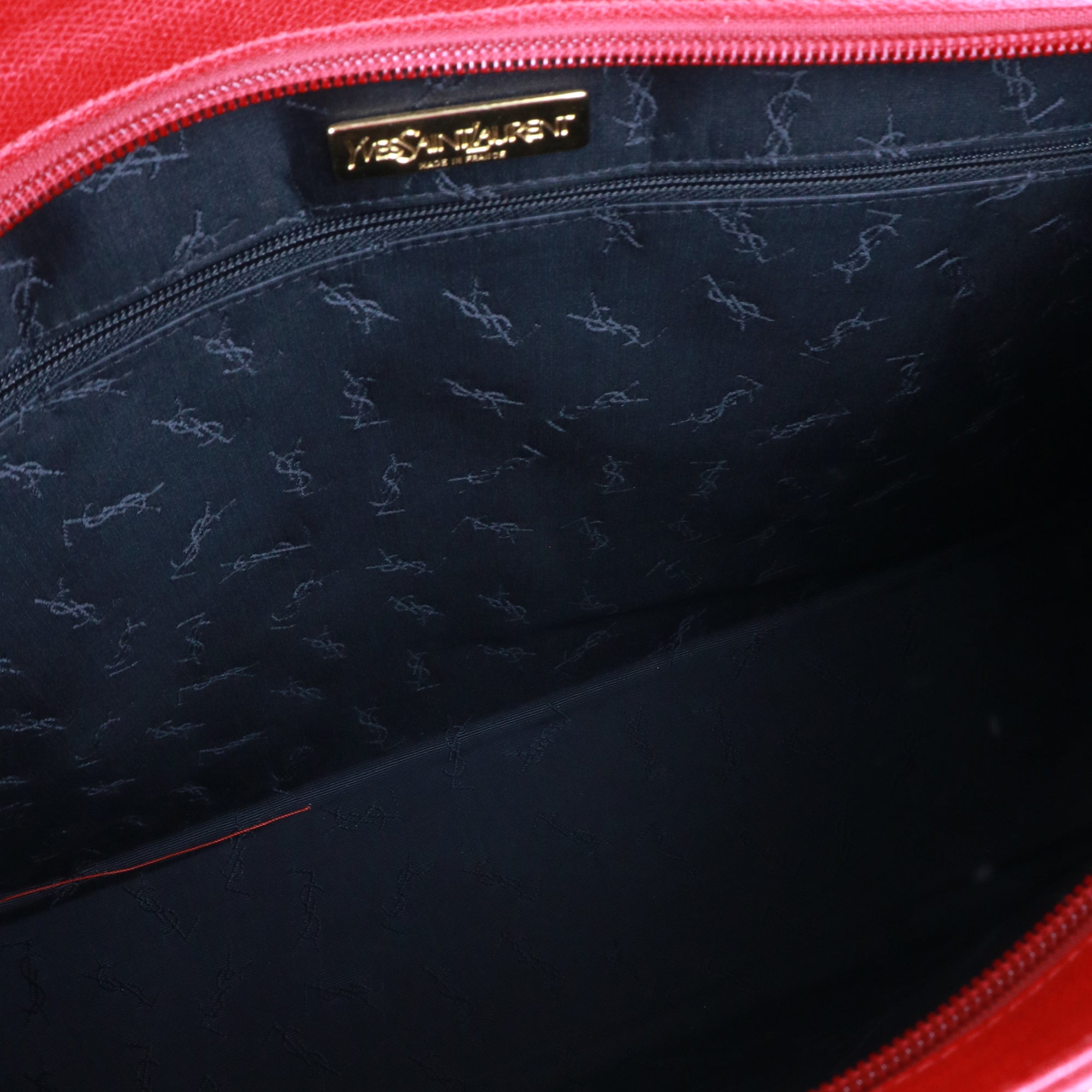 SAINT LAURENT - Sac cabas plat Yves Saint Laurent vintage en cuir grainé rouge
