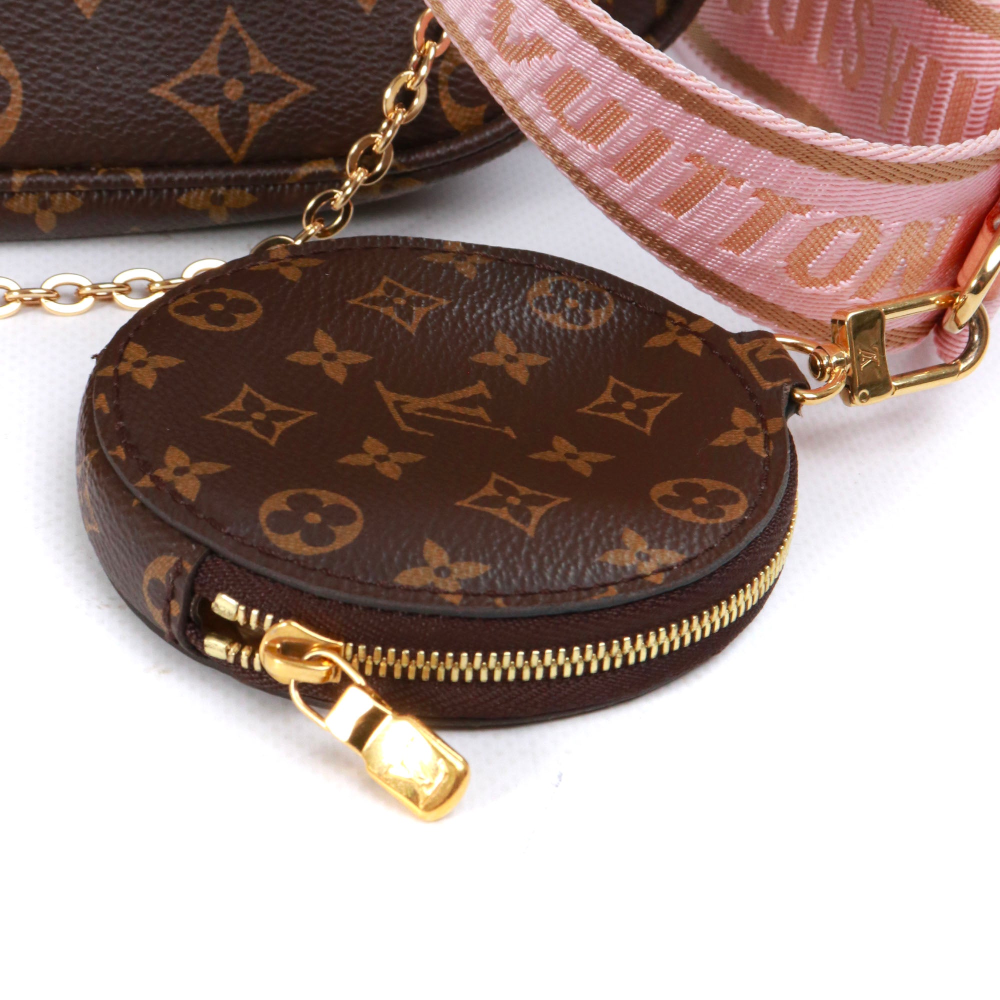 LOUIS VUITTON - Sac à bandoulière Multi Pochette Accessoires Louis Vuitton en toile monogramme