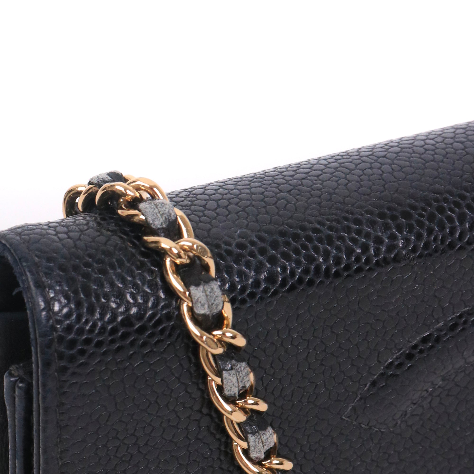 CHANEL - Sac Wallet On Chain Chanel en cuir caviar noir vintage