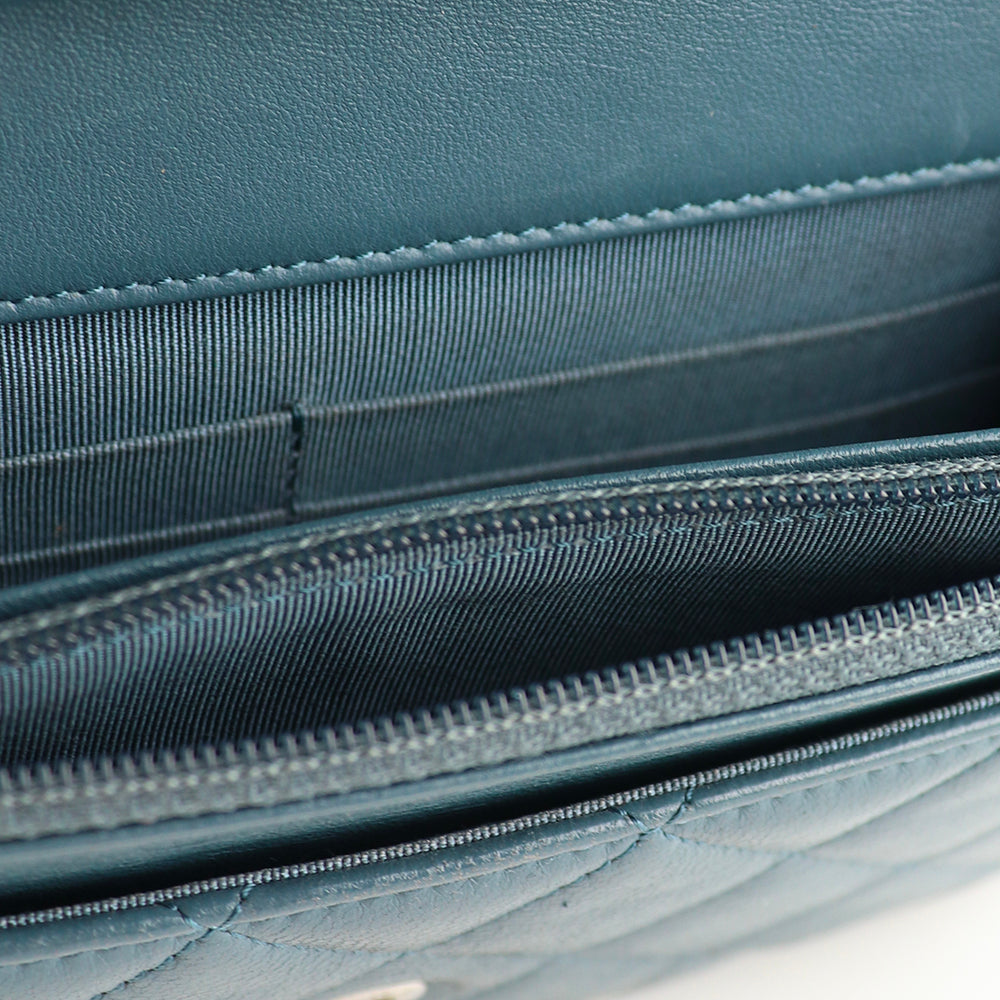 CHANEL - Sac Wallet On Chain Timeless en cuir bleu gris